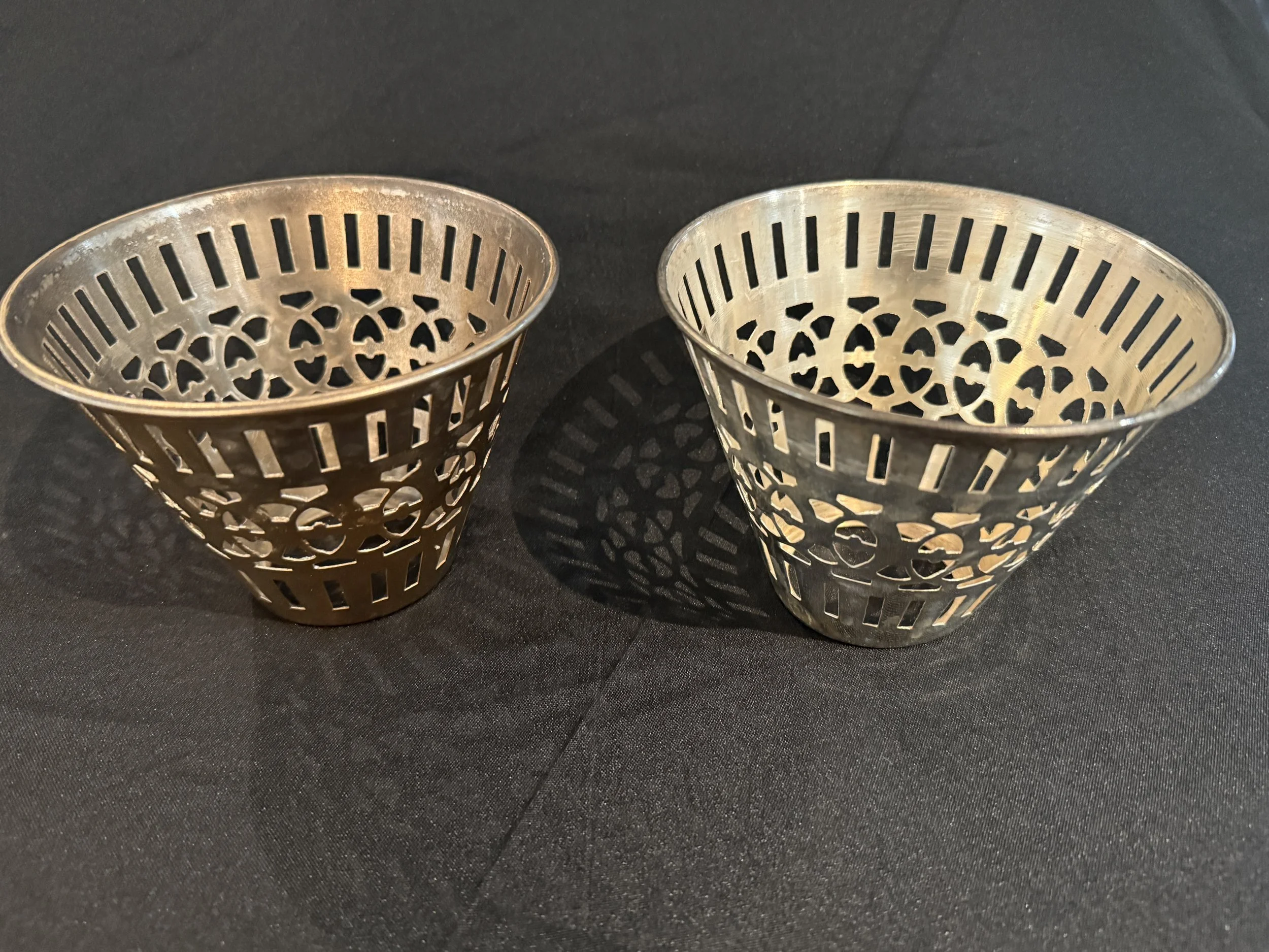Filigree gold or silver candle votives (90)