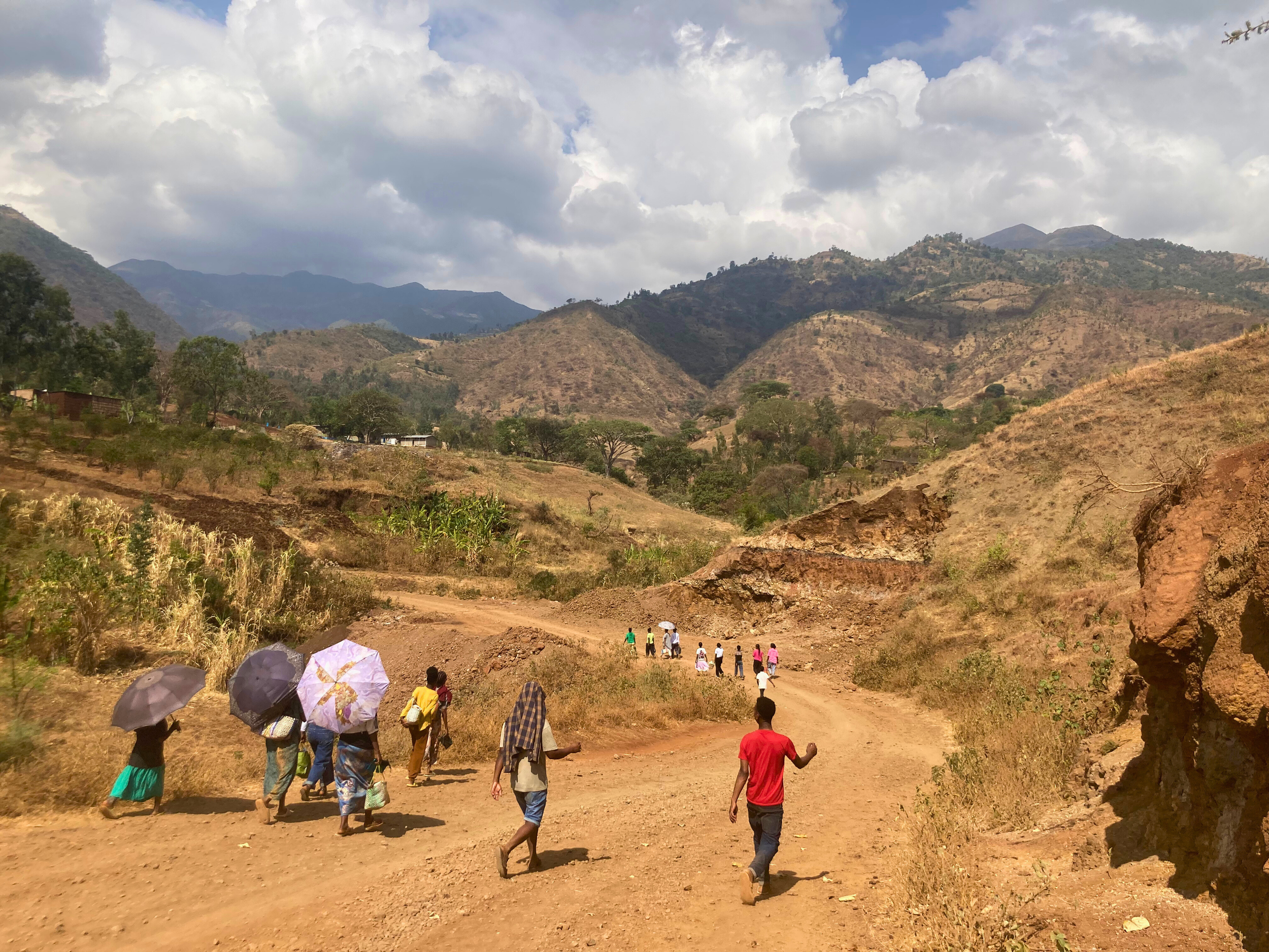 Taking a walk in Amaaro (southern Ethiopia)