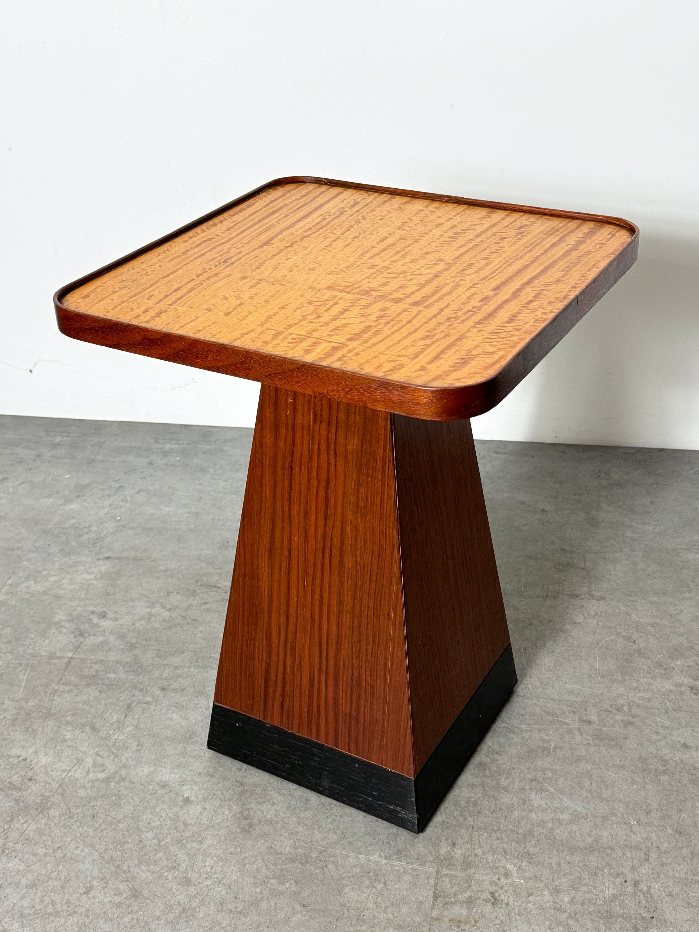 https://i.etsystatic.com/8898795/r/il/2ea8ab/5733349524/il_fullxfull.5733349524_m9s7.jpg