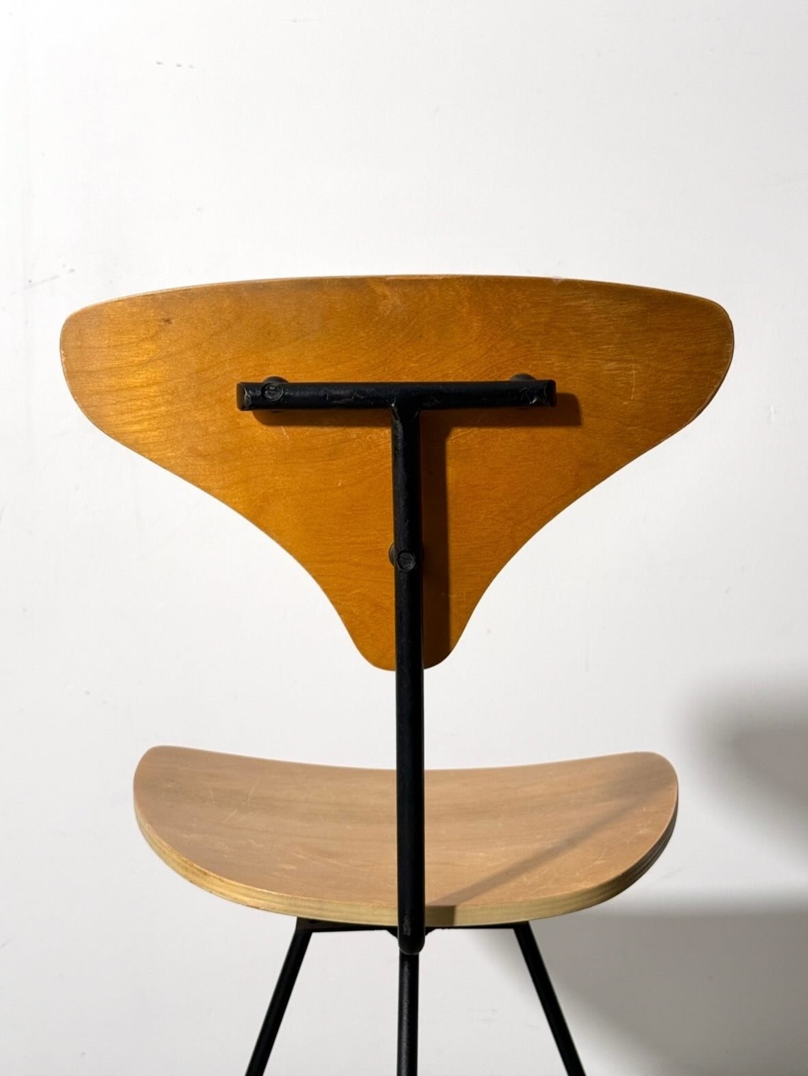 Simplicity at its best #arthurumanoff #midcenturymodern #20thcenturydesign #1950s #vintagefurniture