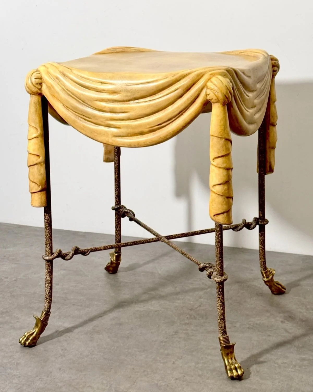Trompe l&rsquo;oeil mystery situation #midcentury #interiordesign #trompeloeil #sculpturaldesign #vintagefurniture