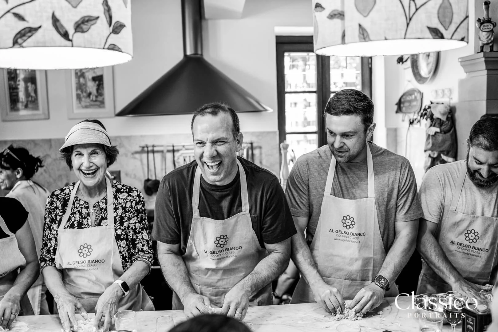 tiny-extended-family-portraits-cooking-photoshoot.jpg