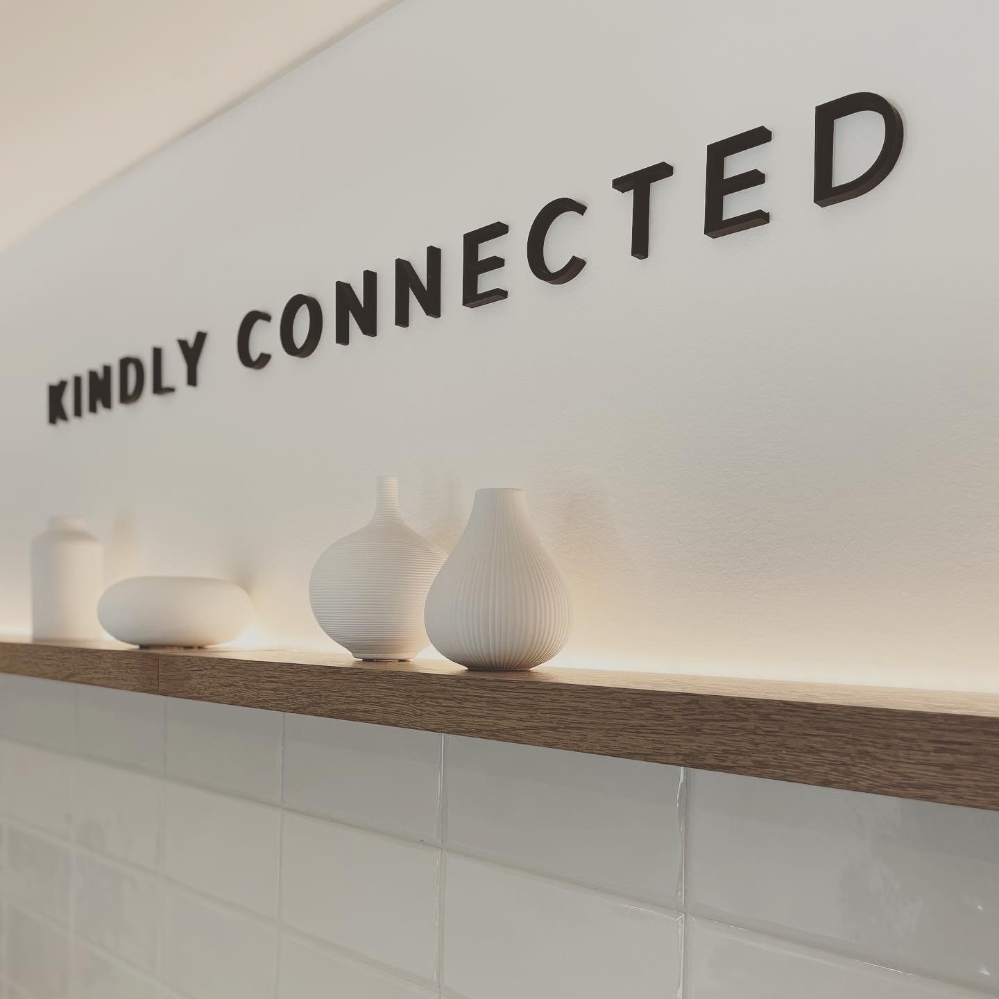 Kinship is a breath of fresh air in a connected and vibrant Langley community &mdash; it&rsquo;s a collection of homes that inspires kindness and a sense of togetherness, amongst neighbours.

Branding, PC Interior Design and Graphics @kellybagshawdes