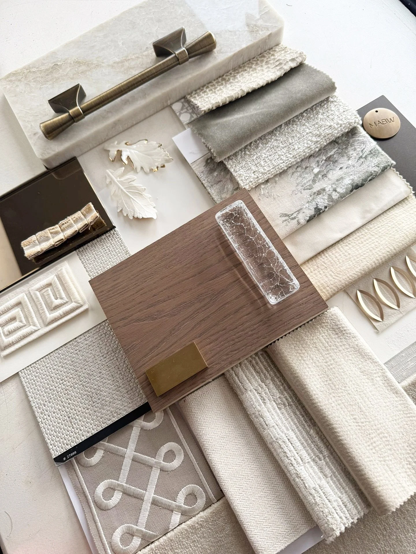 Happy Sunday everyone, ready for a hugely busy week ahead in the studio! 

Here&rsquo;s a preview of the FF&amp;E board for a lounge project we&rsquo;ve created a new soft furnishing &amp; joinery scheme for ✨

#interiordesign #interiors #interiorsty