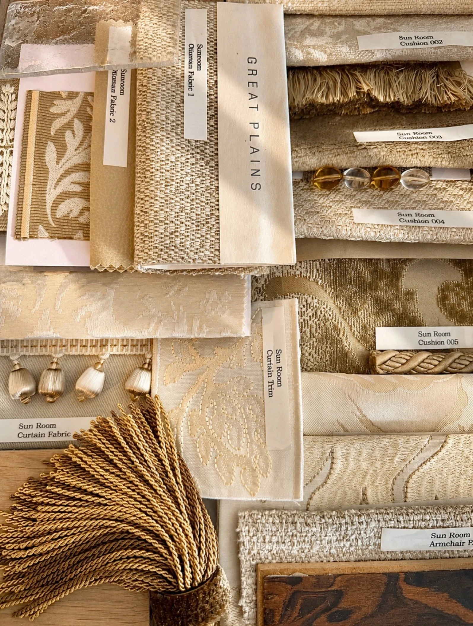 A beautiful afternoon spent sampling in the sunlight.

thoughtfully layering textures, tones, and timeless details.