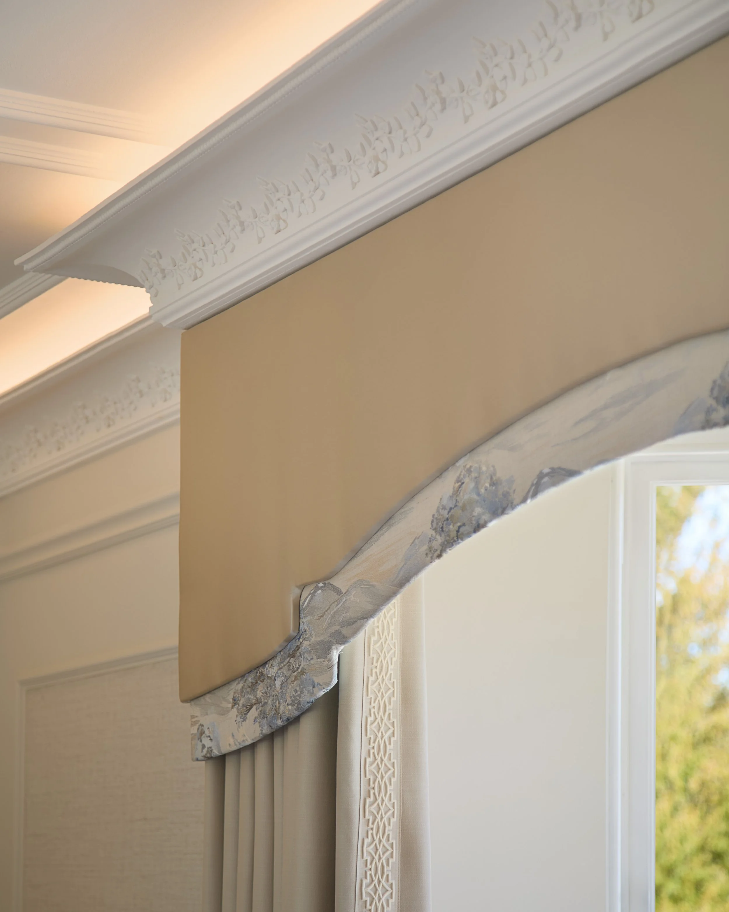 A beautifully considered pelmet that can completely transform a room.🩵

For this space, we designed a custom layered pelmet to frame the bay French doors, adding softness, structure and a sense of grandeur without taking away from the views beyond.
