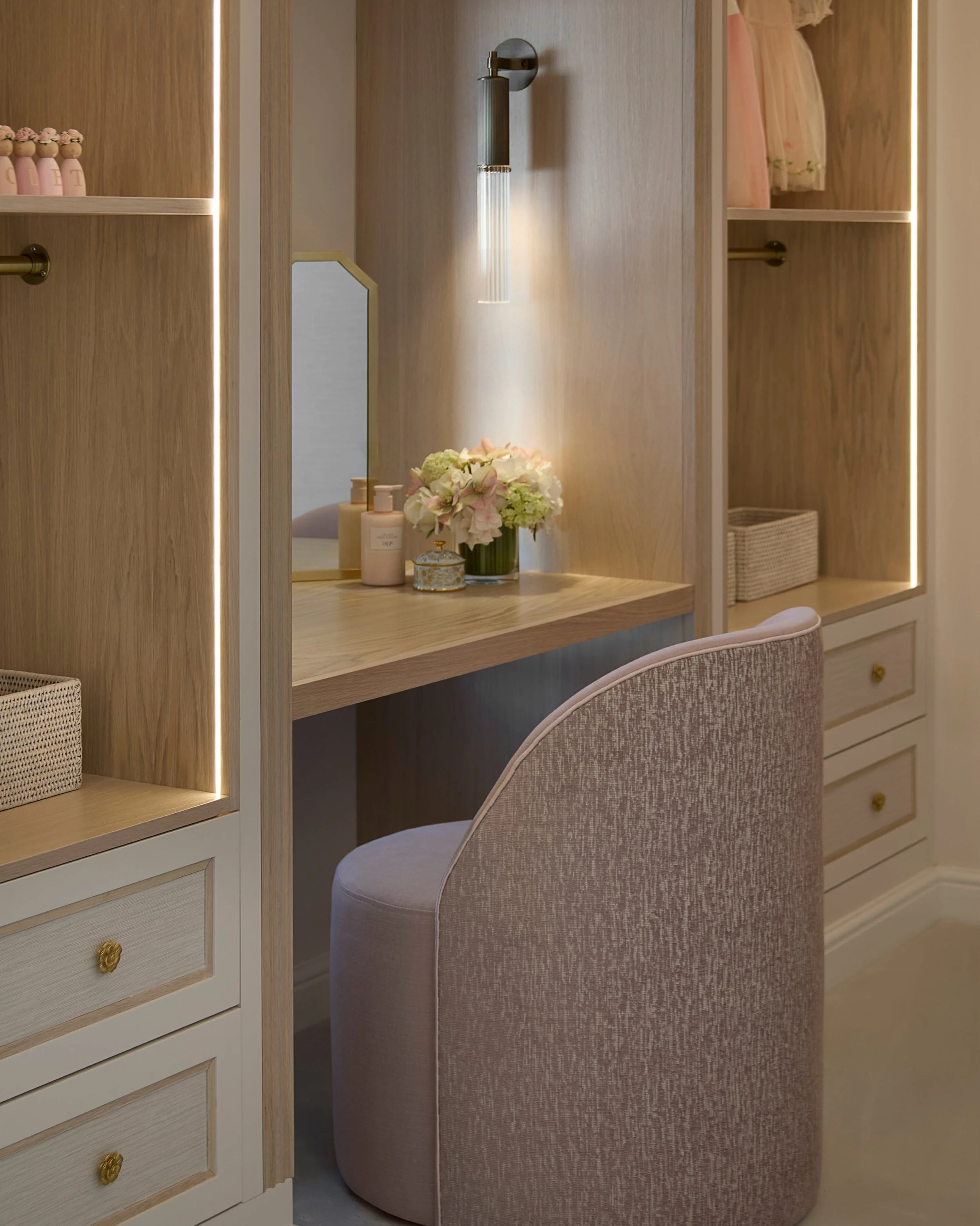 Soft &amp; feminine, yet timeless enough to grow with her.🩰

Warm oak, blush tones and textured upholstery create a sophisticated sense of warmth, while bespoke joinery provides beauty and discreet storage. Integrated lighting adds a soft glow, maki