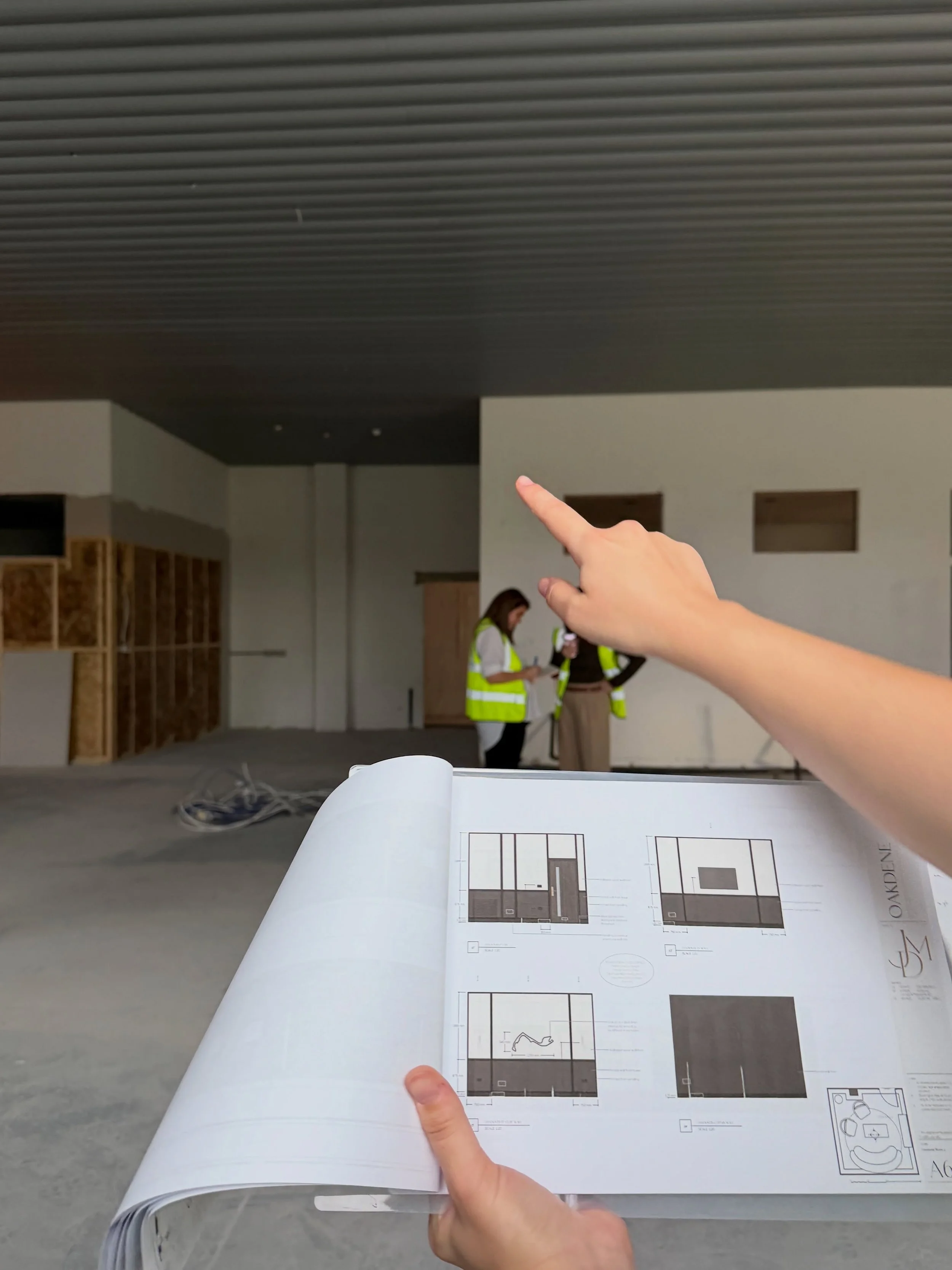 Come with some of the JMD team, visiting our luxury car show room project for the wonderful @oakdenecollection 

This visit enabled us to walk through with the contractor, Tony, speak through any details and interior direction, and