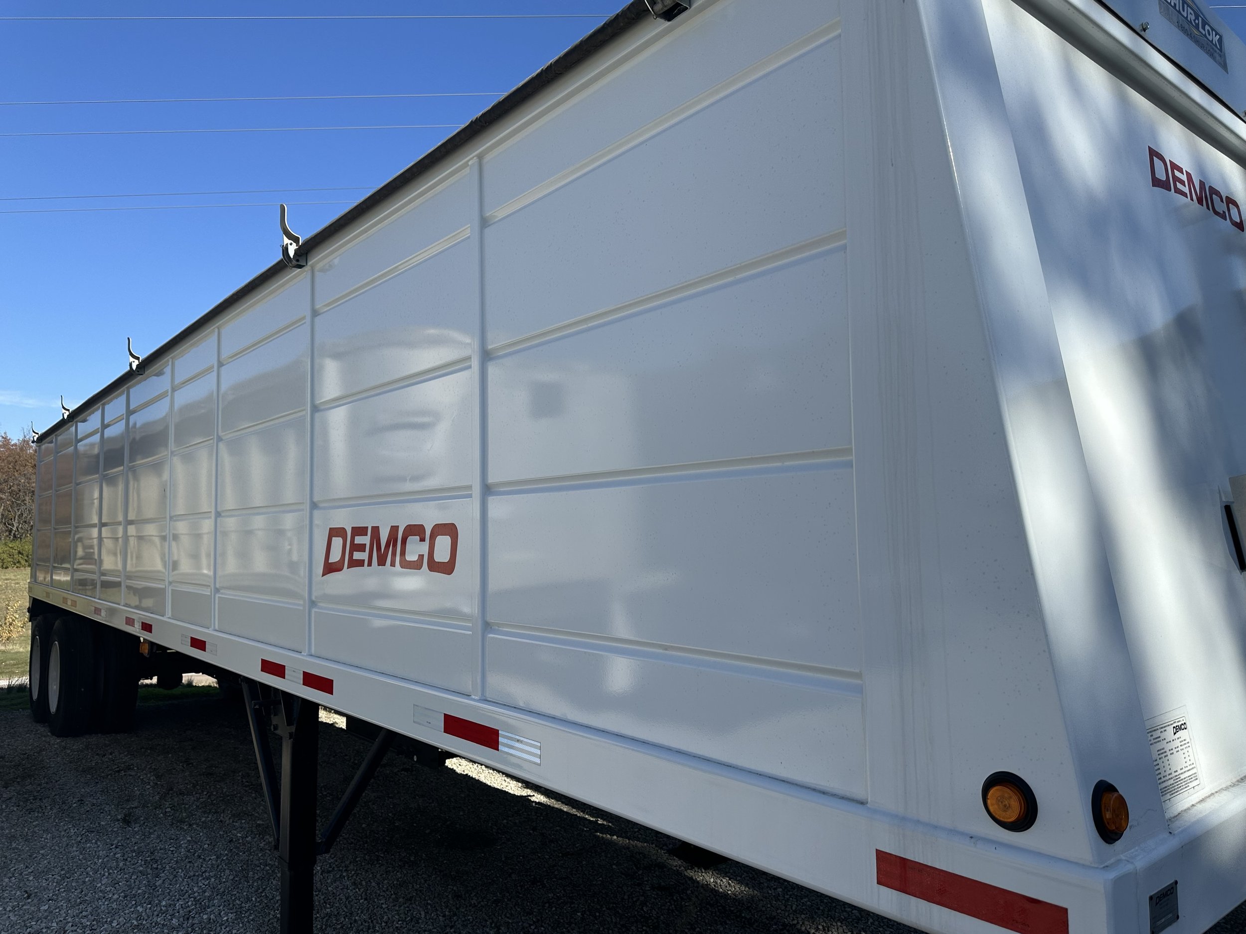 2024 Demco Hopper Bottom Trailer near Waterloo IL