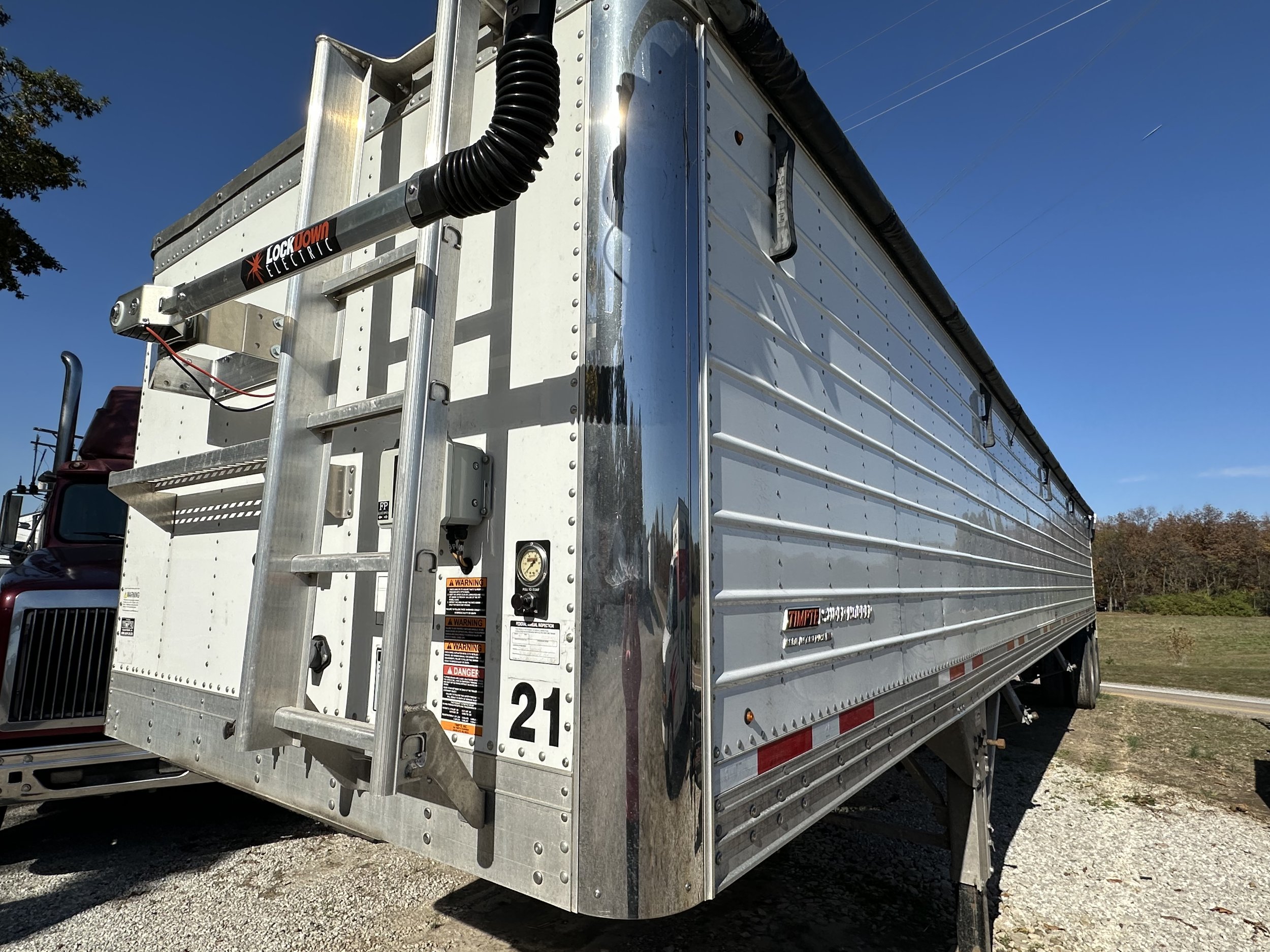 Timpte 2022 Hopper Bottom Trailer near Waterloo IL
