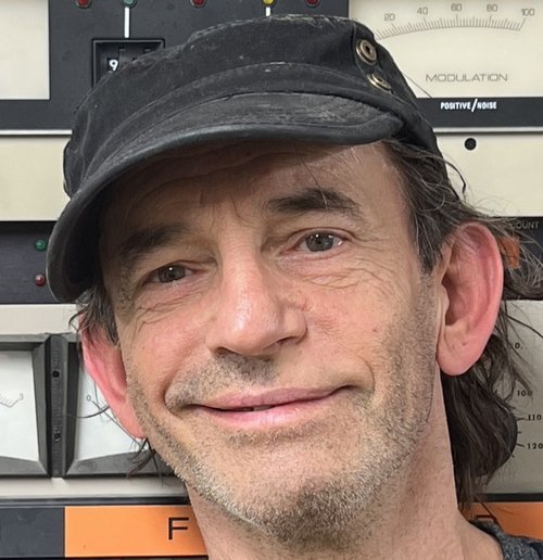Keith “Monkey” Warren │ Louie Comella REEL HUMANS Interview with punk singer, Keith “Monkey” Warren of punk rock band "The Adicts" in Palm Springs California ● www.reelhumans.com ● www-IVOXplus-com ●