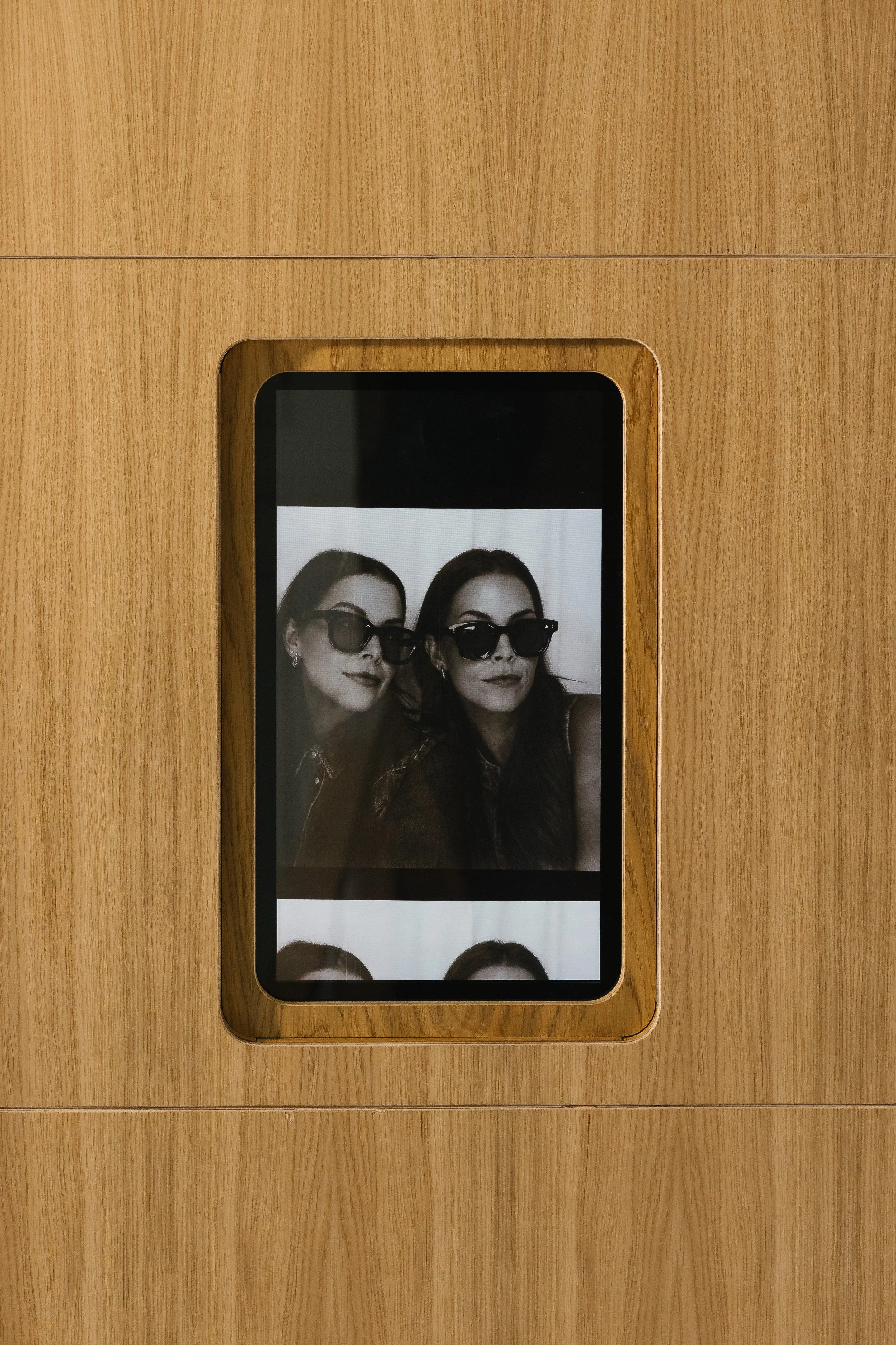 enclosed photobooth mallorca