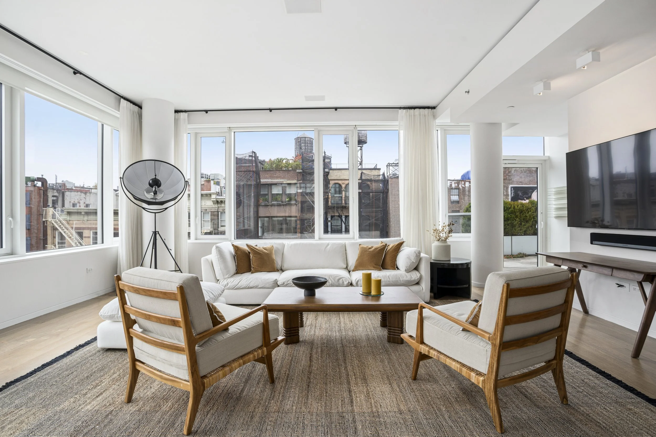 350WBROADWAY6THFLOOR-SoHo-NolitaNewYork_Lauren_Muss_DouglasElliman_Photography_115540054_high_res.jpg