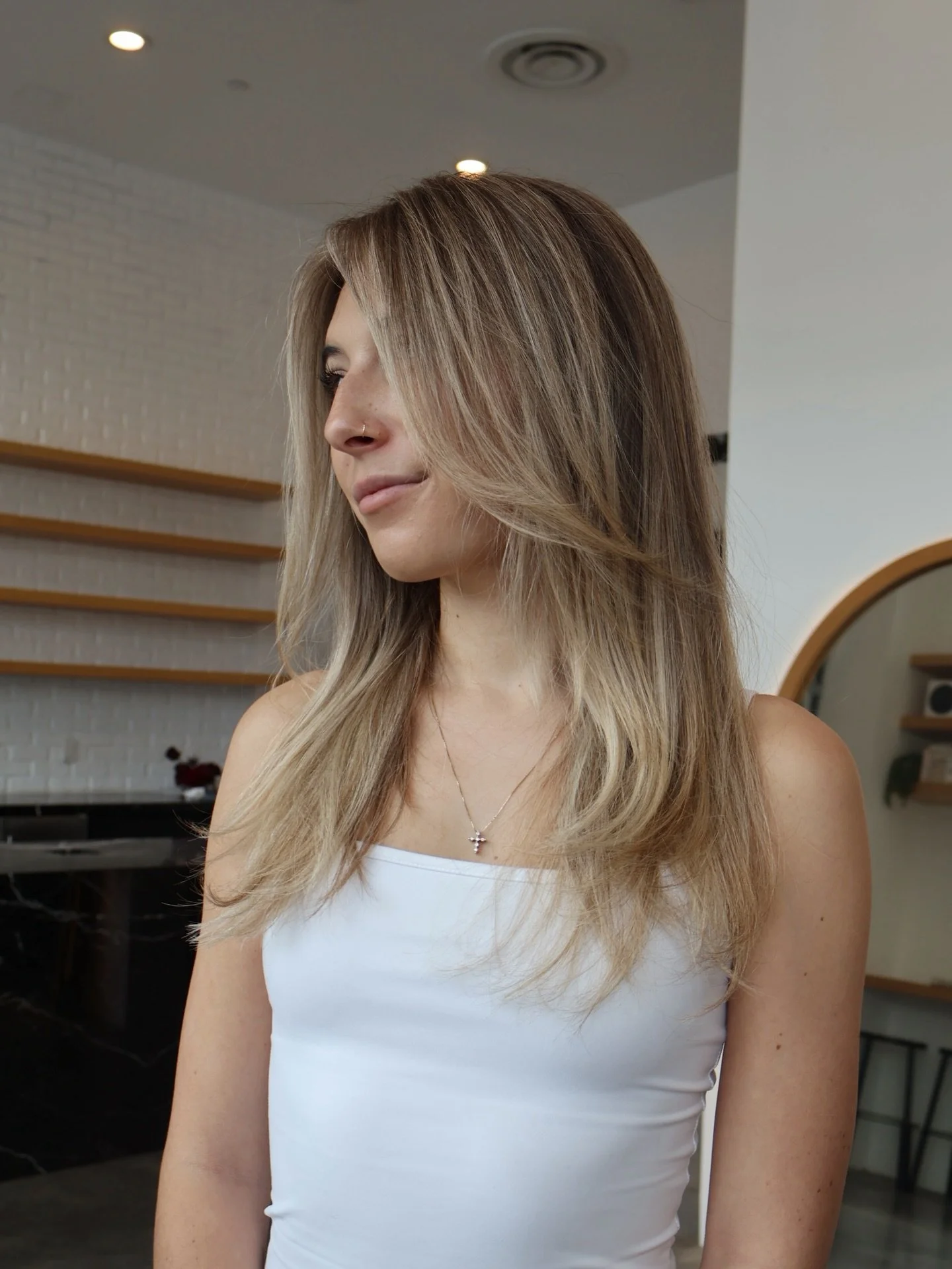 Lived-in blonde for the girls who want brightness and low maintenance ☀️ Save this for your next appointment x