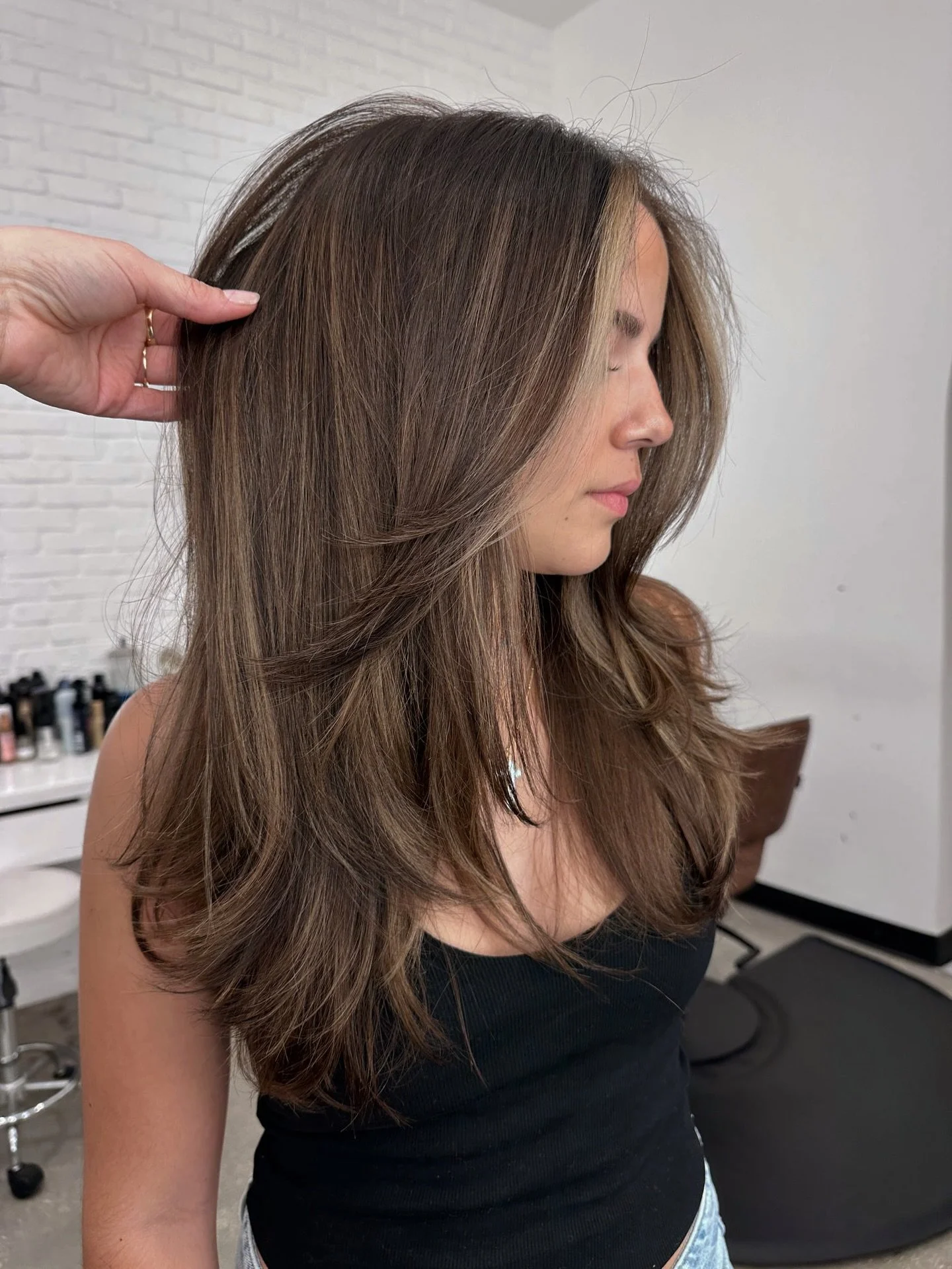 If you want to stay brunette but feel brighter this spring&hellip; this is it ❤️&zwj;🔥