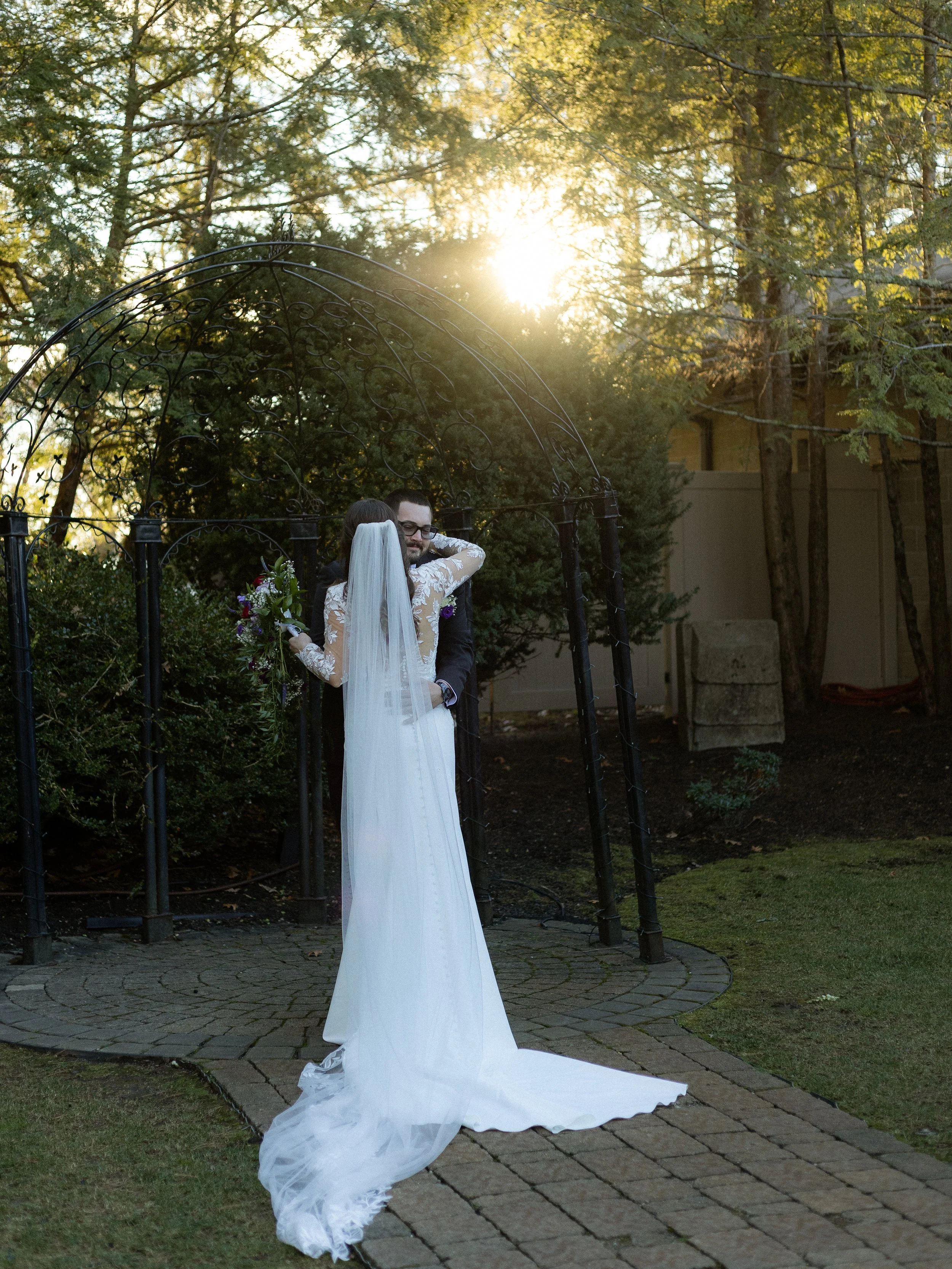 Should You Do a First Look? An Honest Take From a Wedding Photographer