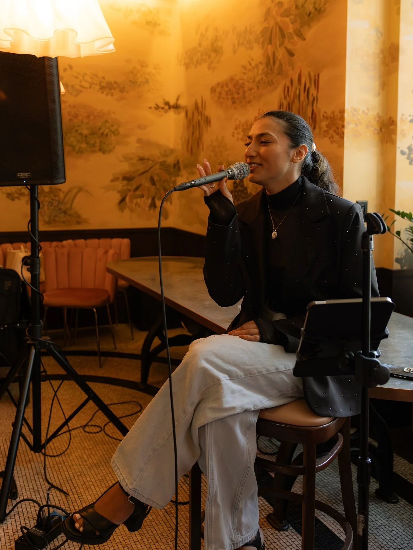 Is there a better way to start off your morning than jazz brunch? I don&rsquo;t think so.🍾🎵✨

@rochambeaubos 

#boston #bostoneats #jazzbrunch #exploreboston