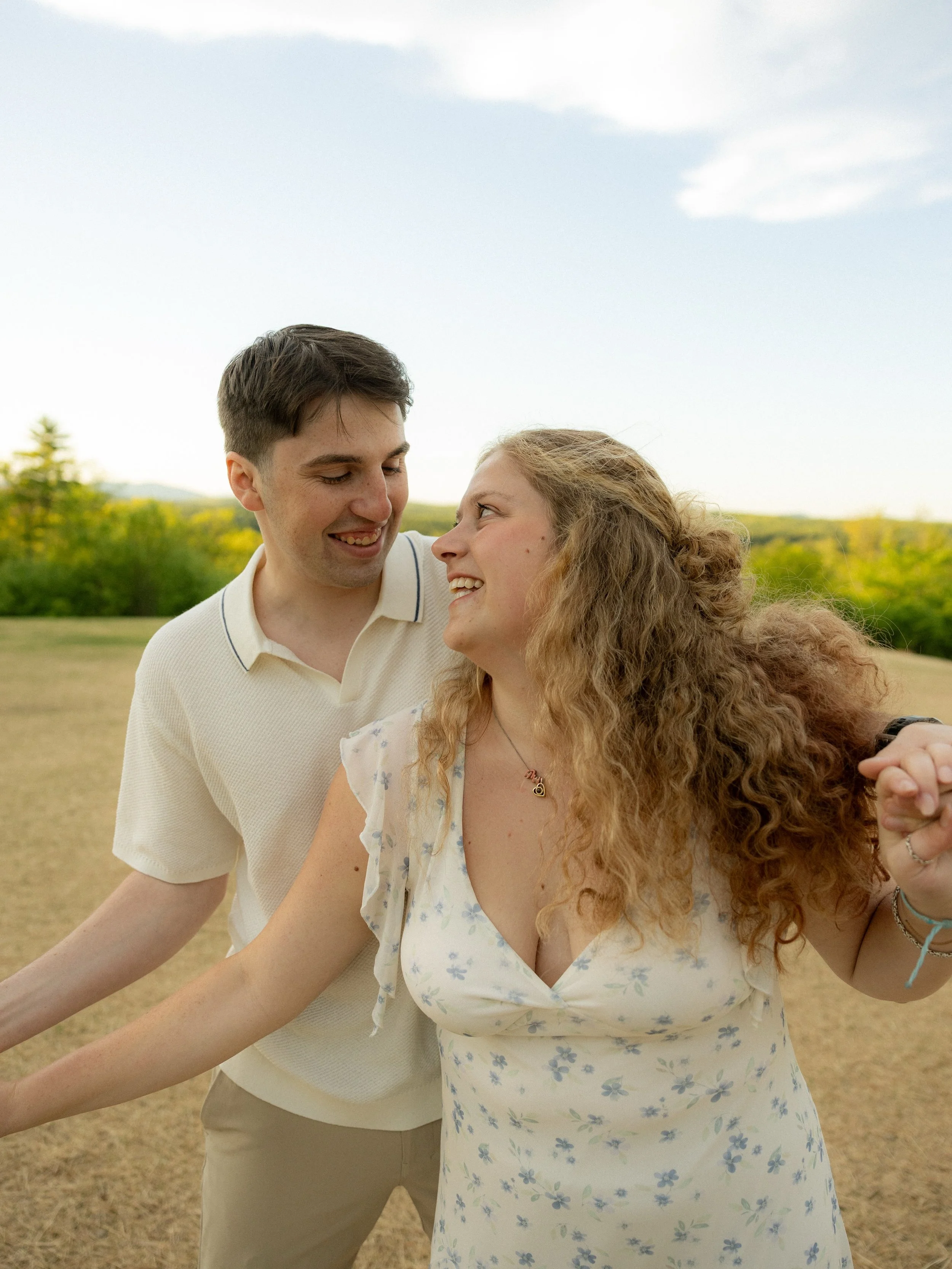 Watching these two fall in love has been nothing short of amazing and I was thrilled when Sam asked me to photograph their engagement. Congratulations Hanna &amp; Sam🤍✨

#engagementphotoshoot #proposalphotographer #mainephotographer #newenglandphoto