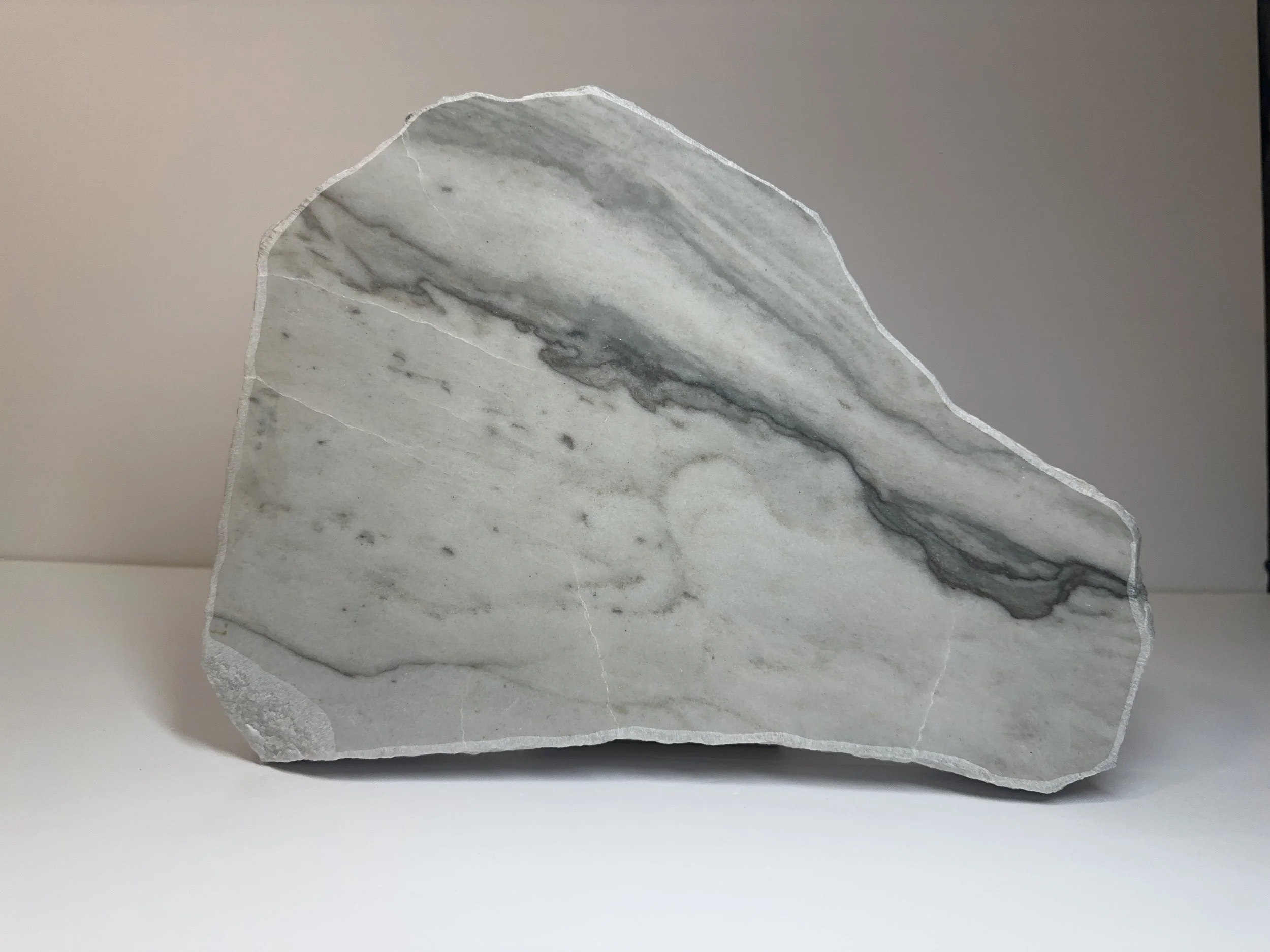 Medium Calacatta Quartzite