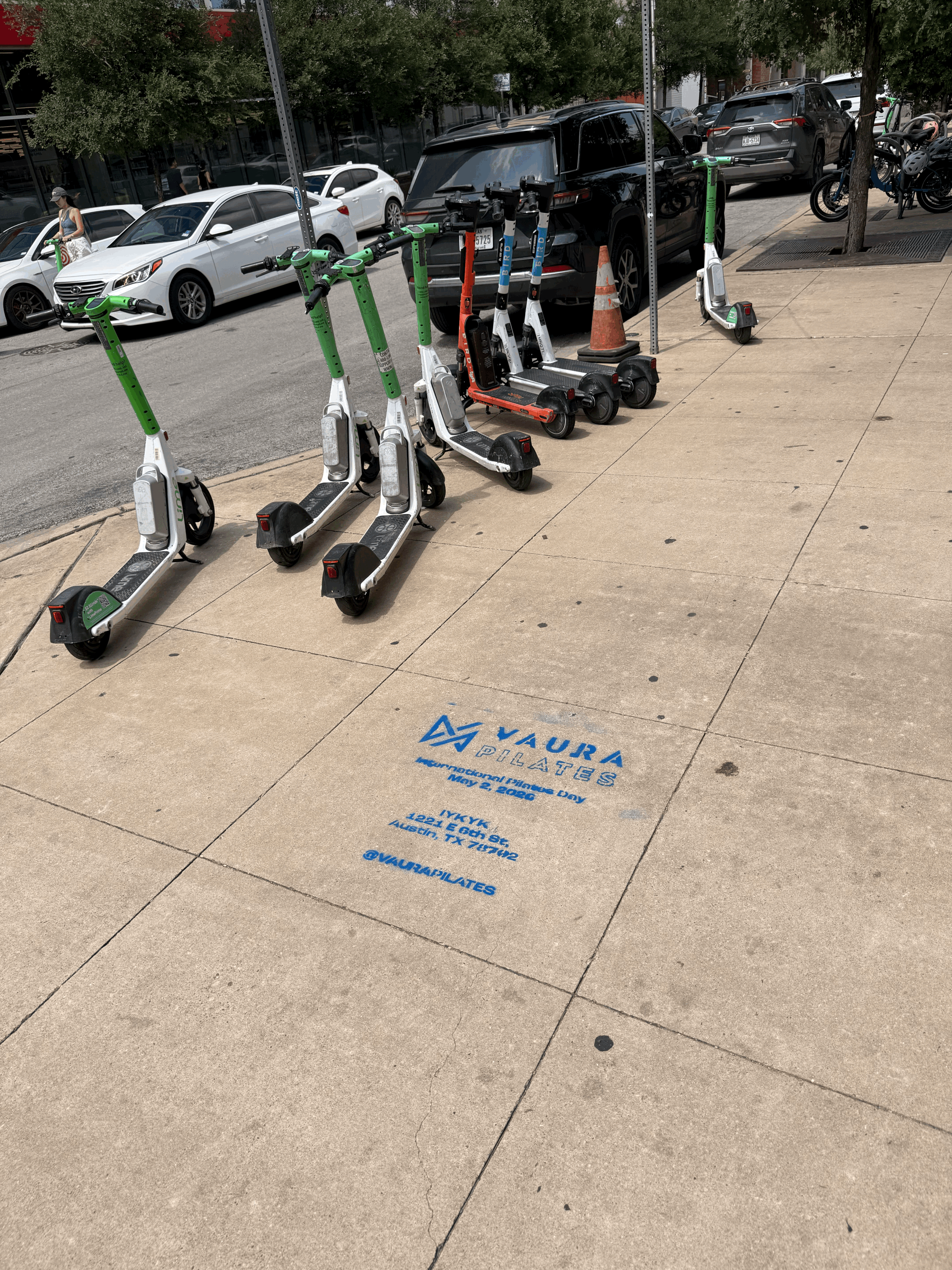 How People React to Sidewalk Stencils in New York