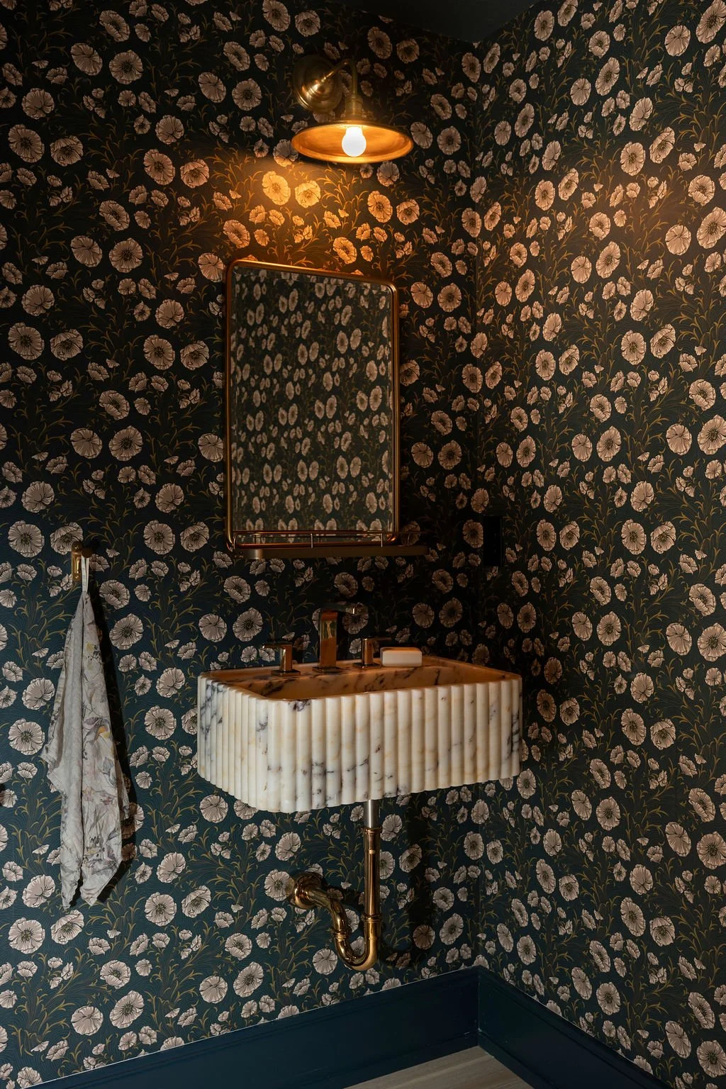 ada-mi-interior-design-phtography-powder-room-tori-sikkema-photography-element-design-studio-mosaic-properties-339.jpg