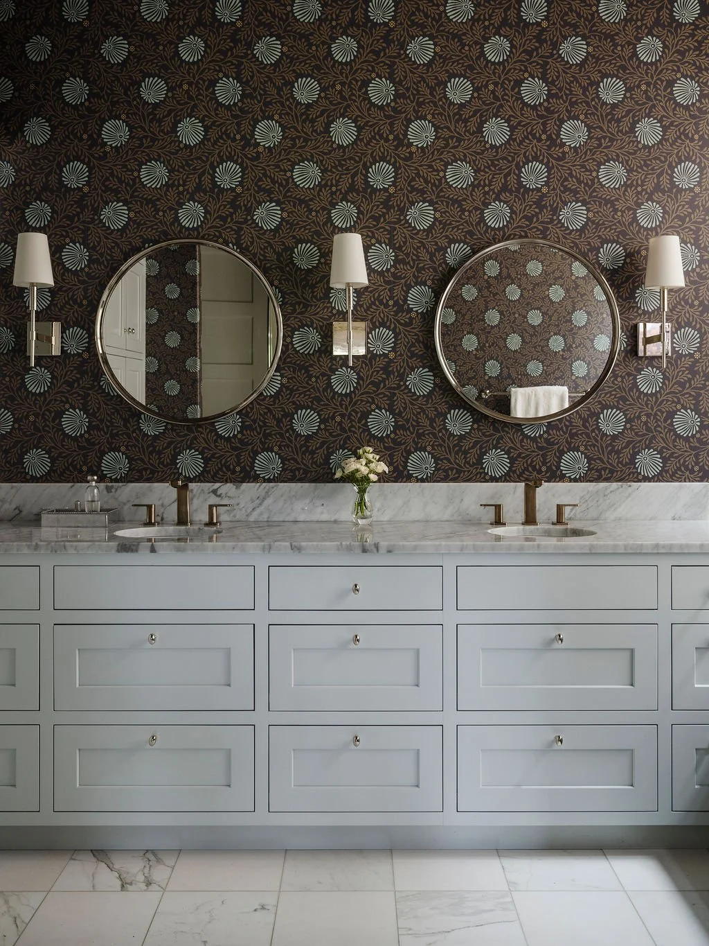 ada-mi-interior-design-phtography-primary-bath-tori-sikkema-photography-element-design-studio-mosaic-properties-332.jpg