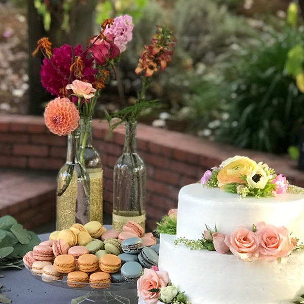wedding-cake-flowers.png