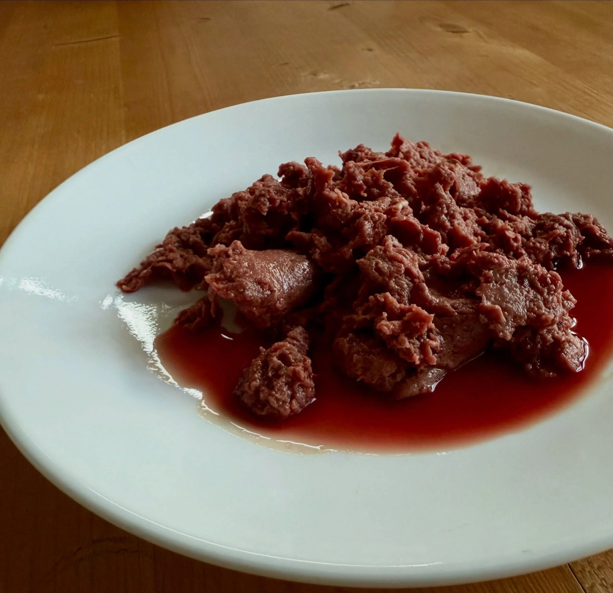 A fresh and bloody plate of raw prey chicken for the kitties. Balanced with organs, bones, and muscle meat. The only way to feed feline carnivores. 

#rawdiet #rawfedcats #rawfeddog #preymodel #cathealth