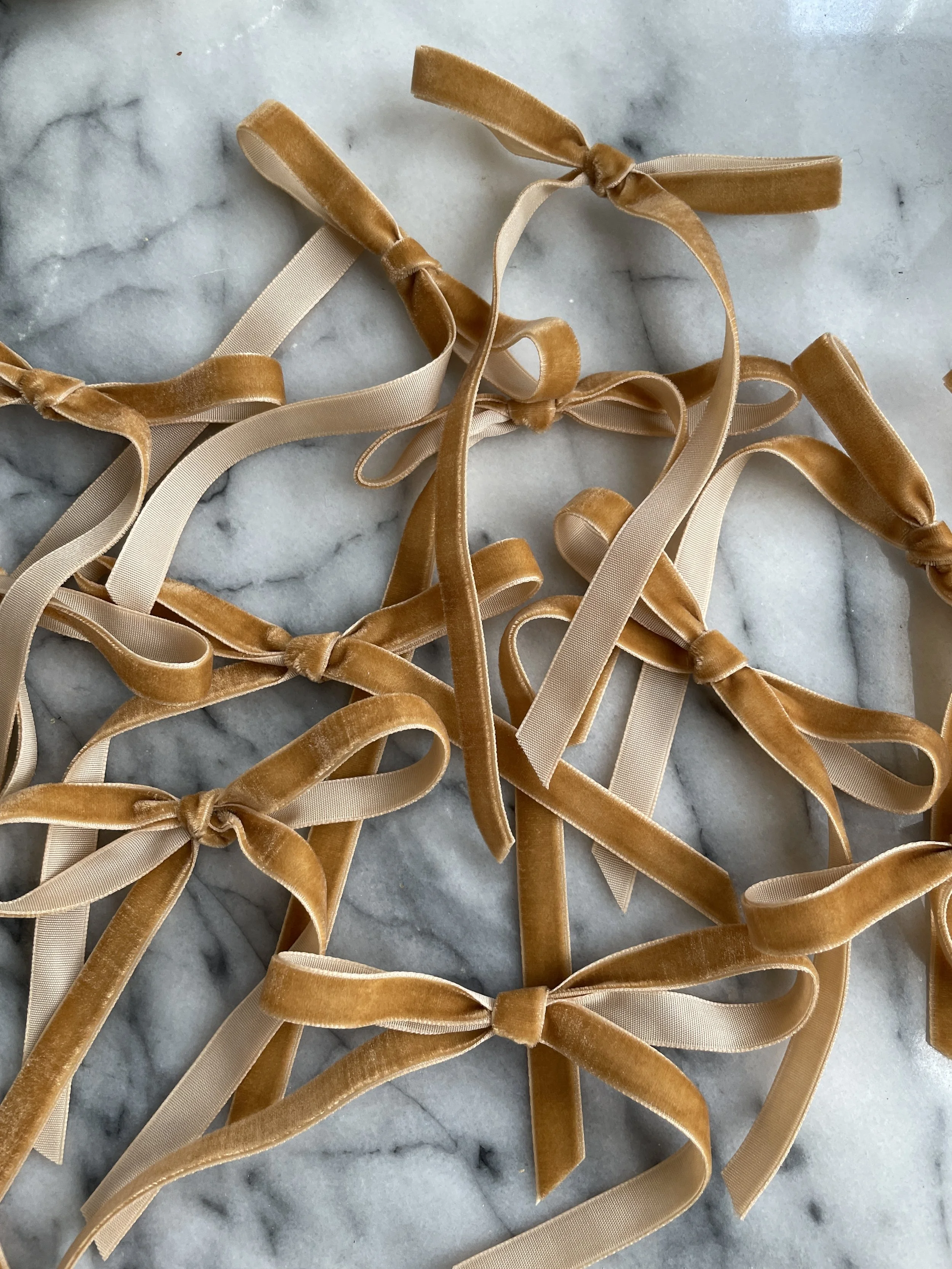 How to Tie Velvet Bows For A Christmas Tree