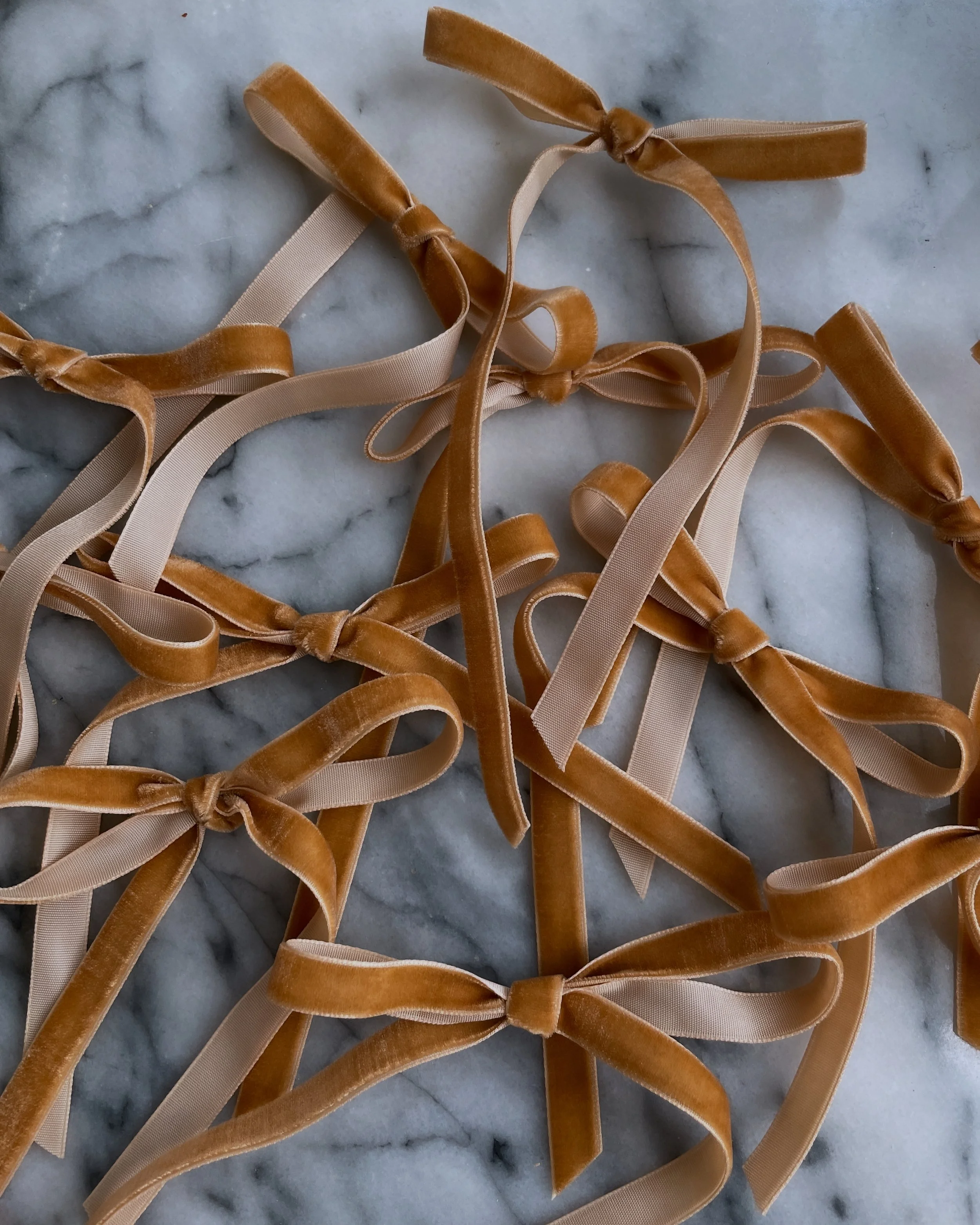 How to Tie Velvet Bows for a Christmas Tree