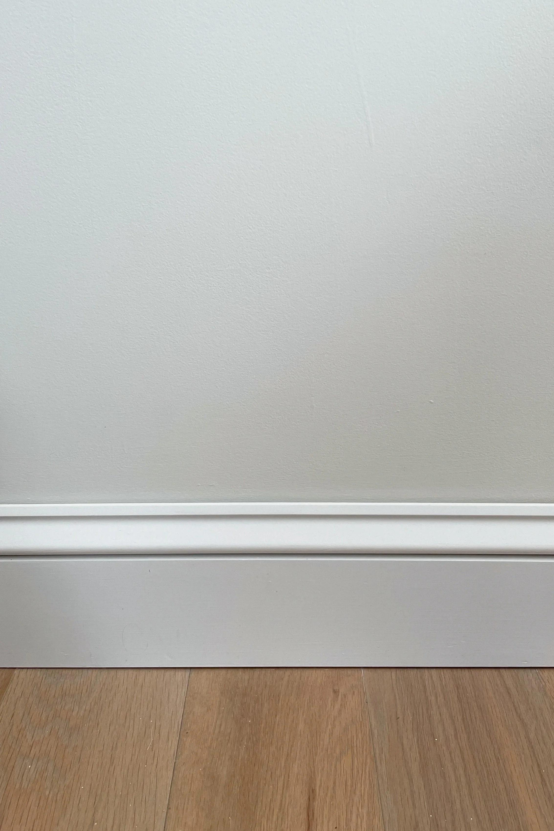 Baseboard with colonial basecap