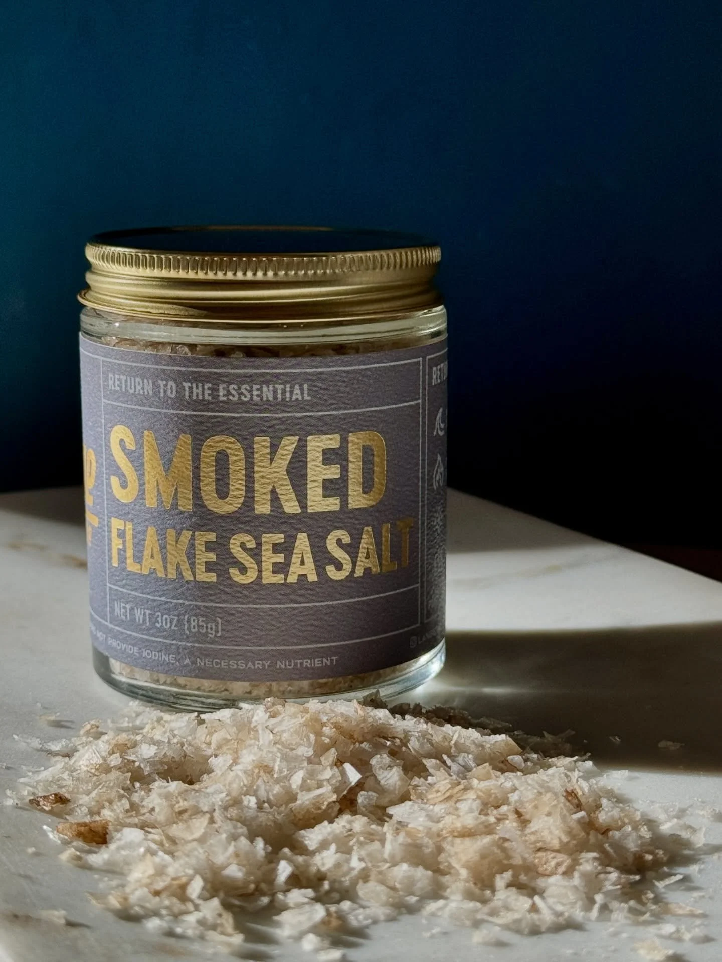 Our smoked flake salt has finally launched&mdash; and it&rsquo;s 🔥! Perfect for bringing to Thanksgiving dinner or tucking into Christmas stockings. Trust us, it&rsquo;s seriously delicious!

www.langesalt.com

#smokedsalt #sea #seasalt #chefs #salt