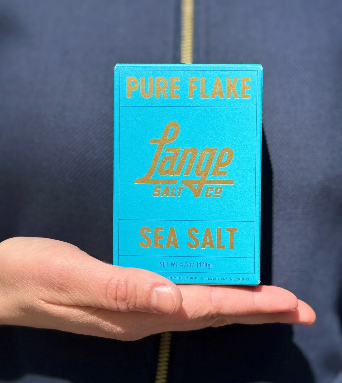 Meet the only flaky salt you&rsquo;ll ever need 🧂🌊

Shop now: www.langesalt.com

#flakysalt #seasalt #foodblogger #langesaltco #chef