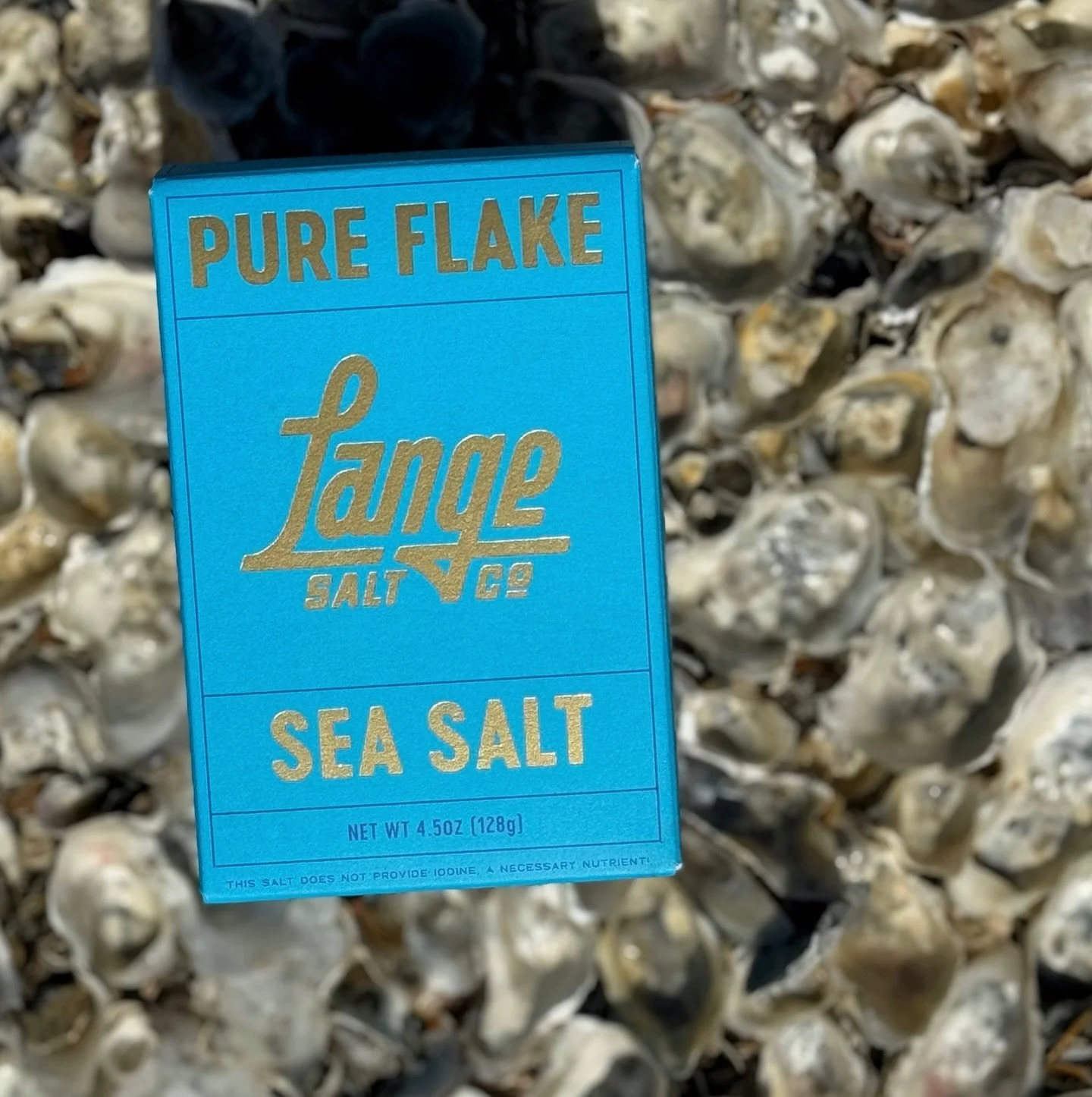 We make our salt straight from the ocean 🧂🌊
Not from &ldquo;ancient&rdquo; seabeds.
Not from mountain deposits.
Not from clay pond evaporation.
All of those methods carry or introduce heavy metals.
We keep it simple and clean!
Find out more about p