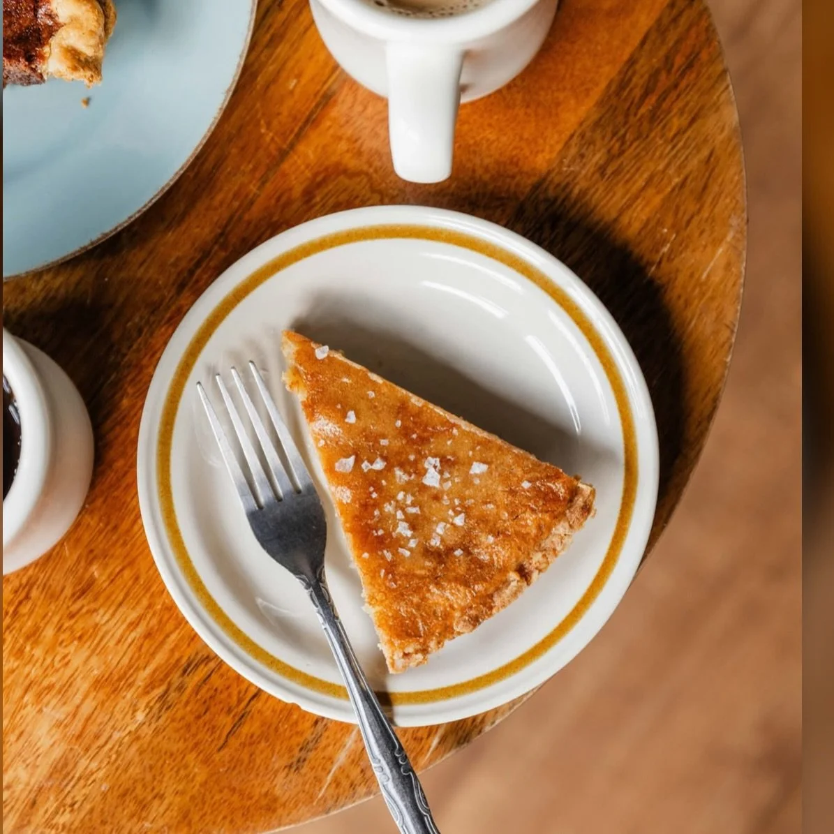 There are a million ways to use our flaky salt, and @pie_bar keeps serving up some of the tastiest inspiration 🥧🧂

#piebar #atlanta #salt #pies #langesalt