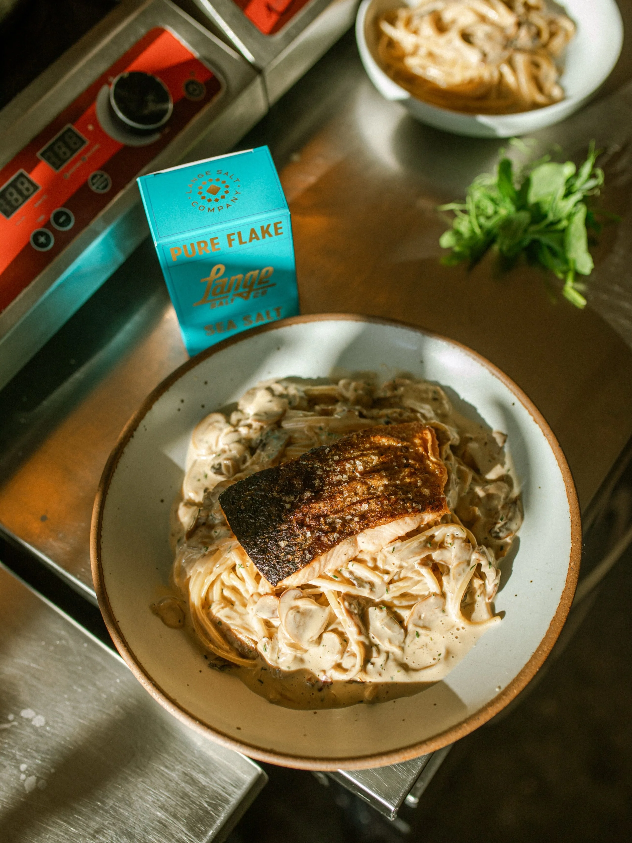 Simple ingredients, elevated by the final sprinkle of our flaky salt. 🍝🐟

#lange #salt #cooking #pastapasta #charleston