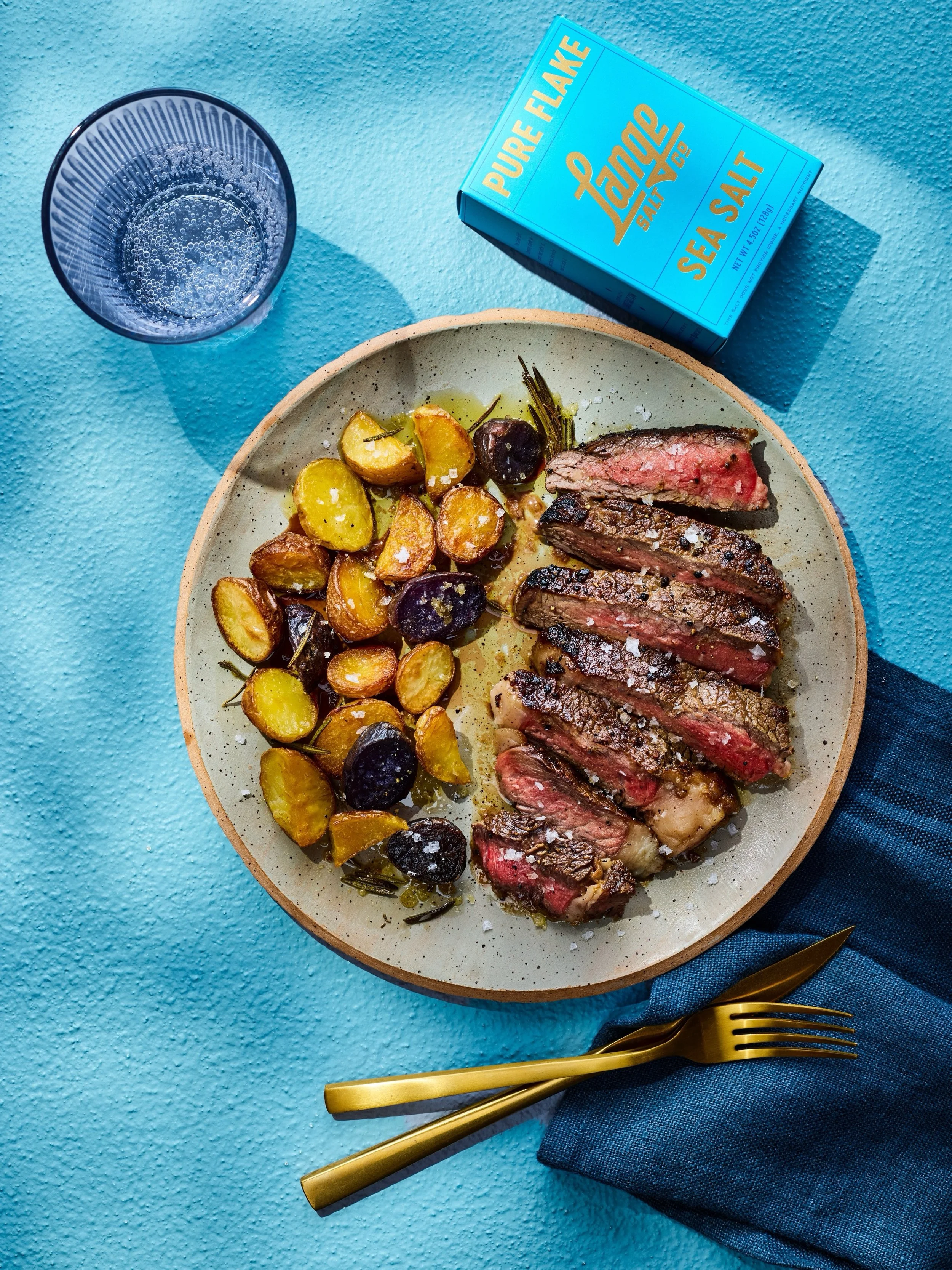 Great food starts with great salt! 🧂🥩

www.langesalt.com

#yeschef #steaknight #flakesalt #bestsalt