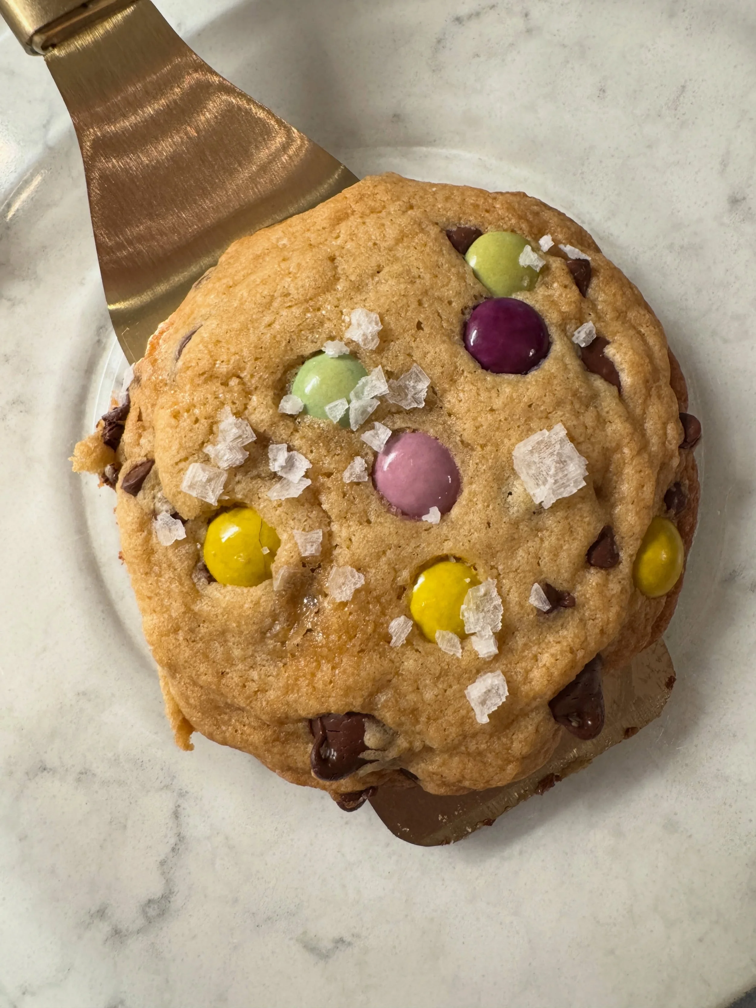 We love seeing how you&rsquo;re using our salt! 🧂 Keep those photos coming! You might just see yours on our feed 👀🍪.

#chocolatechipcookie #langesaltco #fortheloveofbaking #bakingfromscratch