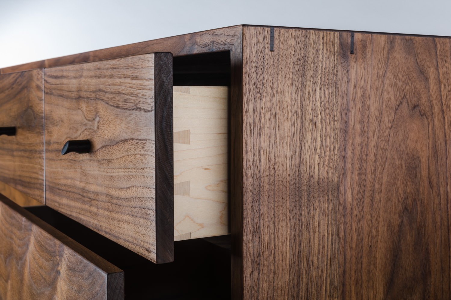 Chabot-Dresser-3a.jpg