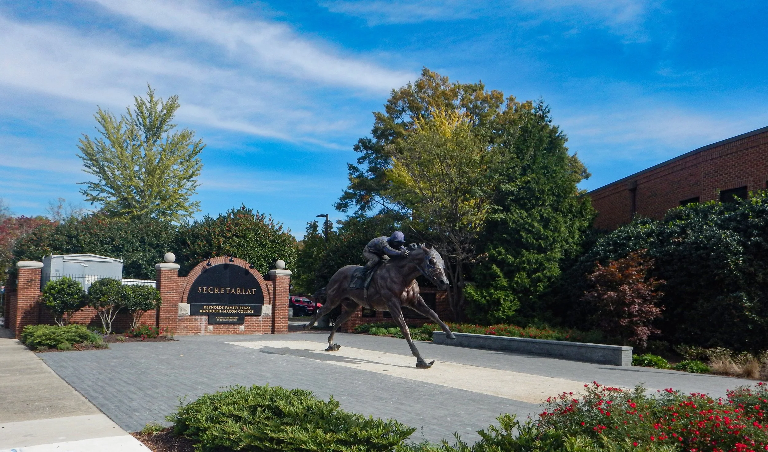 Secretariat statue at Randolf-Macon College
