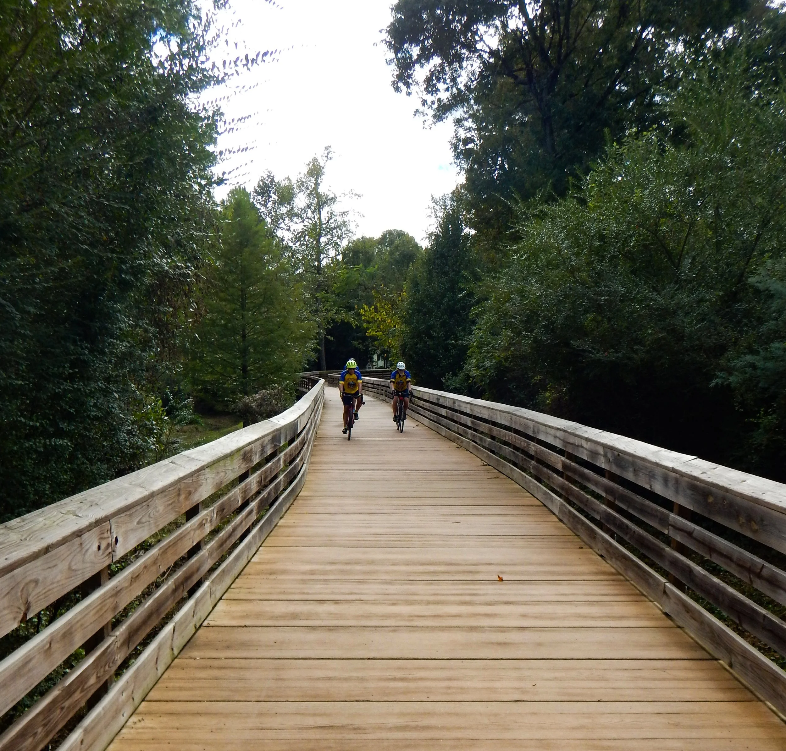 Bike path elevated walkway