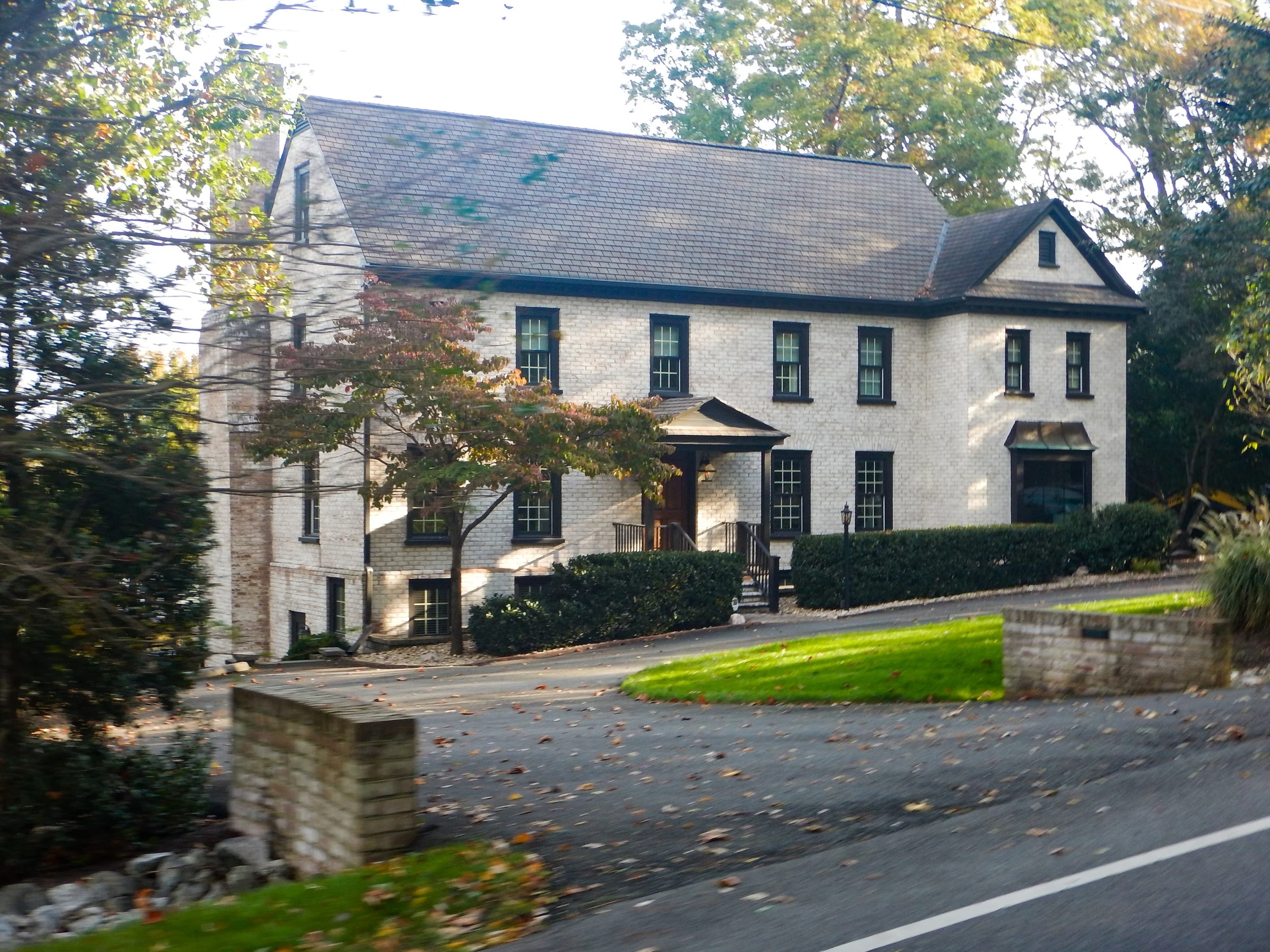 Stately home in Richmond suburbs