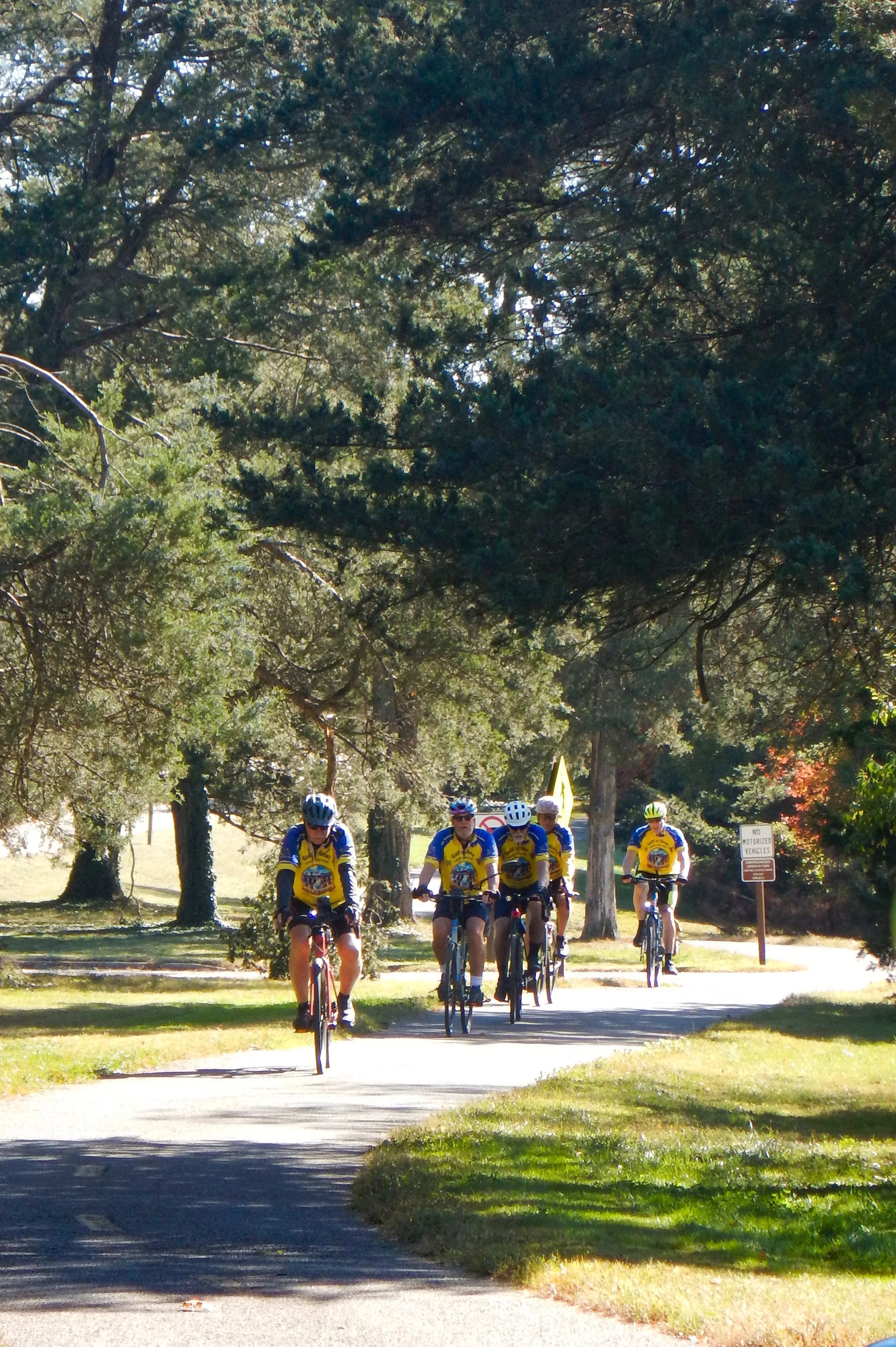 Riders on Mount Vernon Trail
