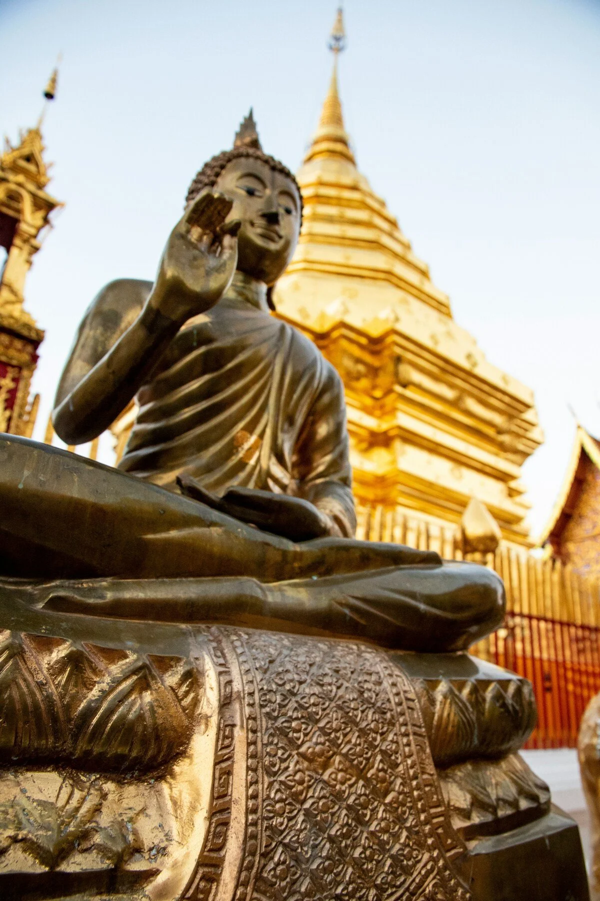Golden Temple in Chiang Mai Thailand.jpg