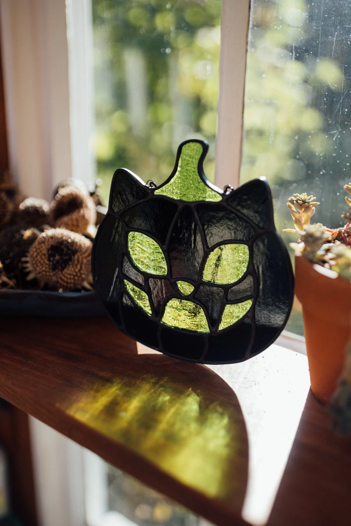 green cat-o-lantern