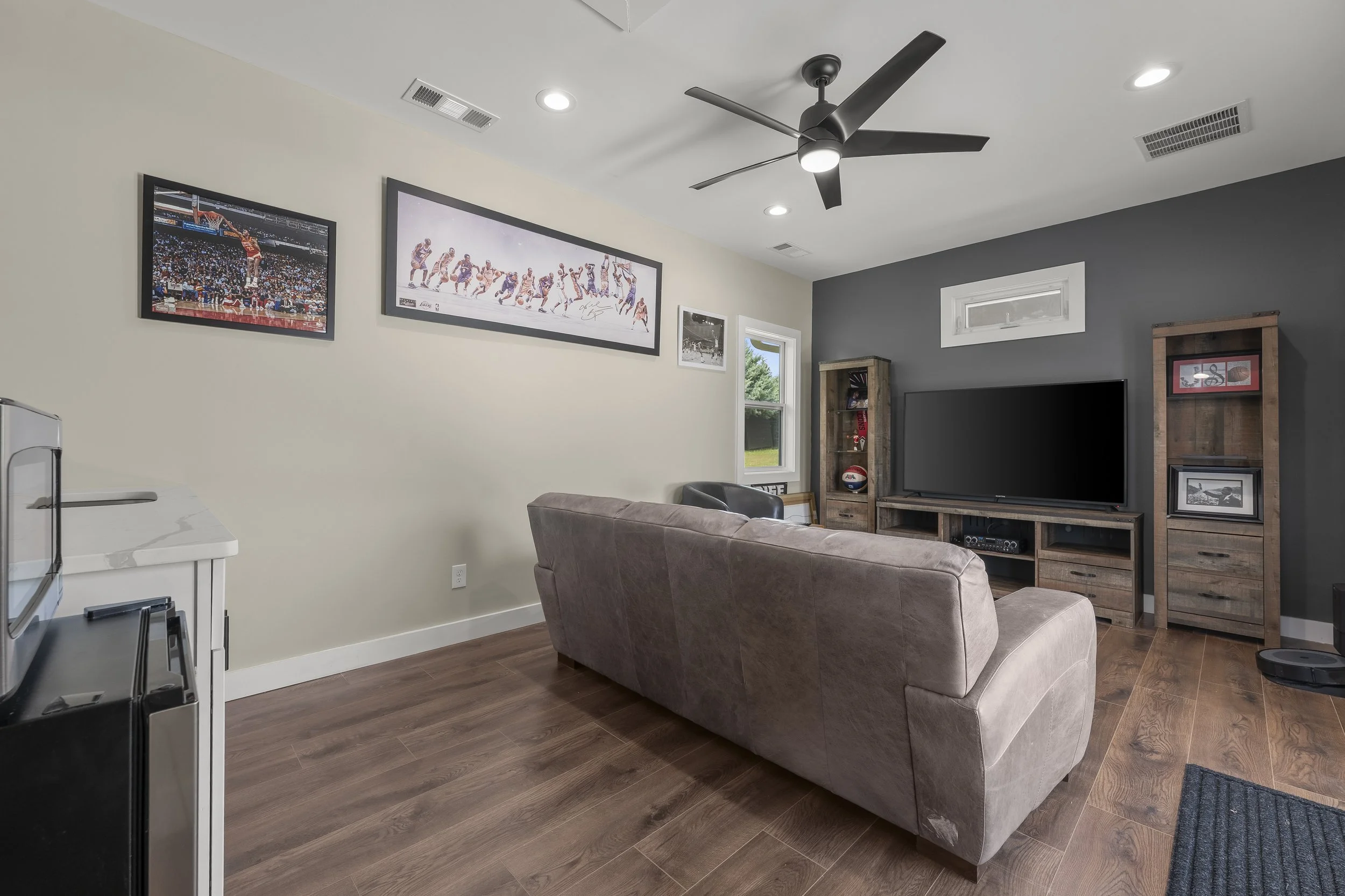 11-408 Warren Way 11.jpg