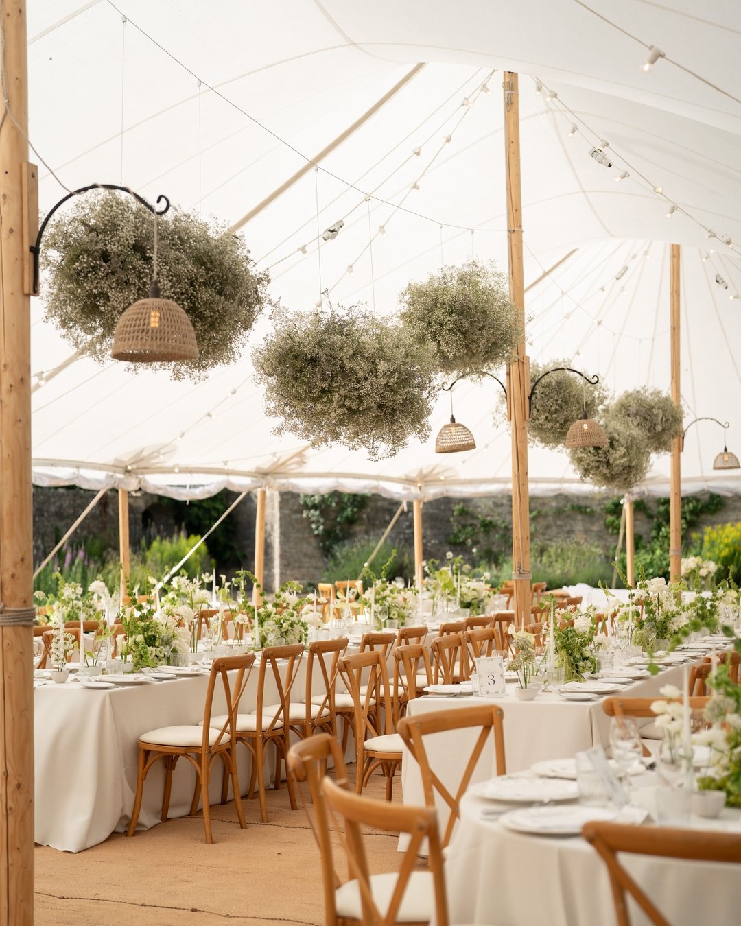 A Summer Solstice Wedding in The Cotswolds for Jenna &amp; Clark 🌿☀️​​​​​​​​
​​​​​​​​
Where modern florals met timeless fashion! From sculptural blooms and subtle fruit details to that iconic Vivienne Westwood gown, it was a day filled with sunlight
