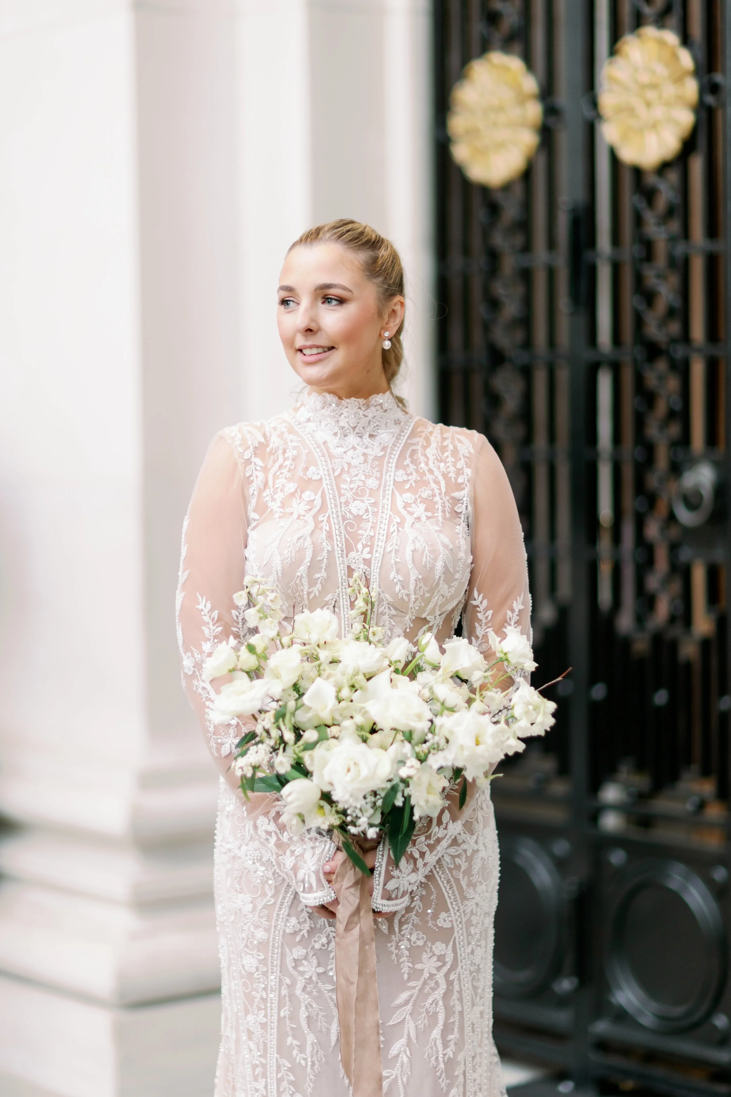 bridal-inspo-white-luxury-bridal-bouquet-the-way-to-bloom.jpg
