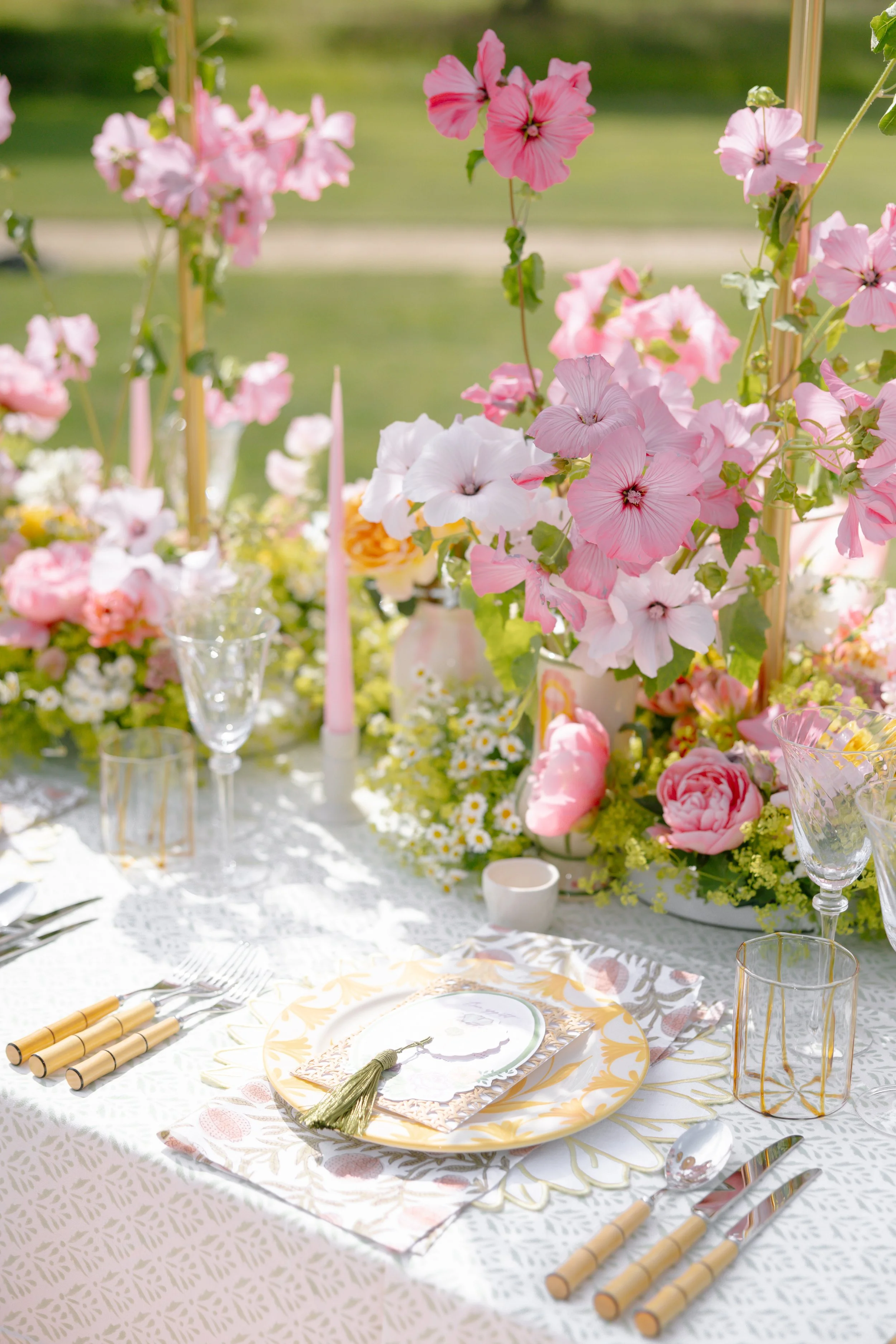 luxury-wedding-florist-pink-flowers-summer-wedding.jpg