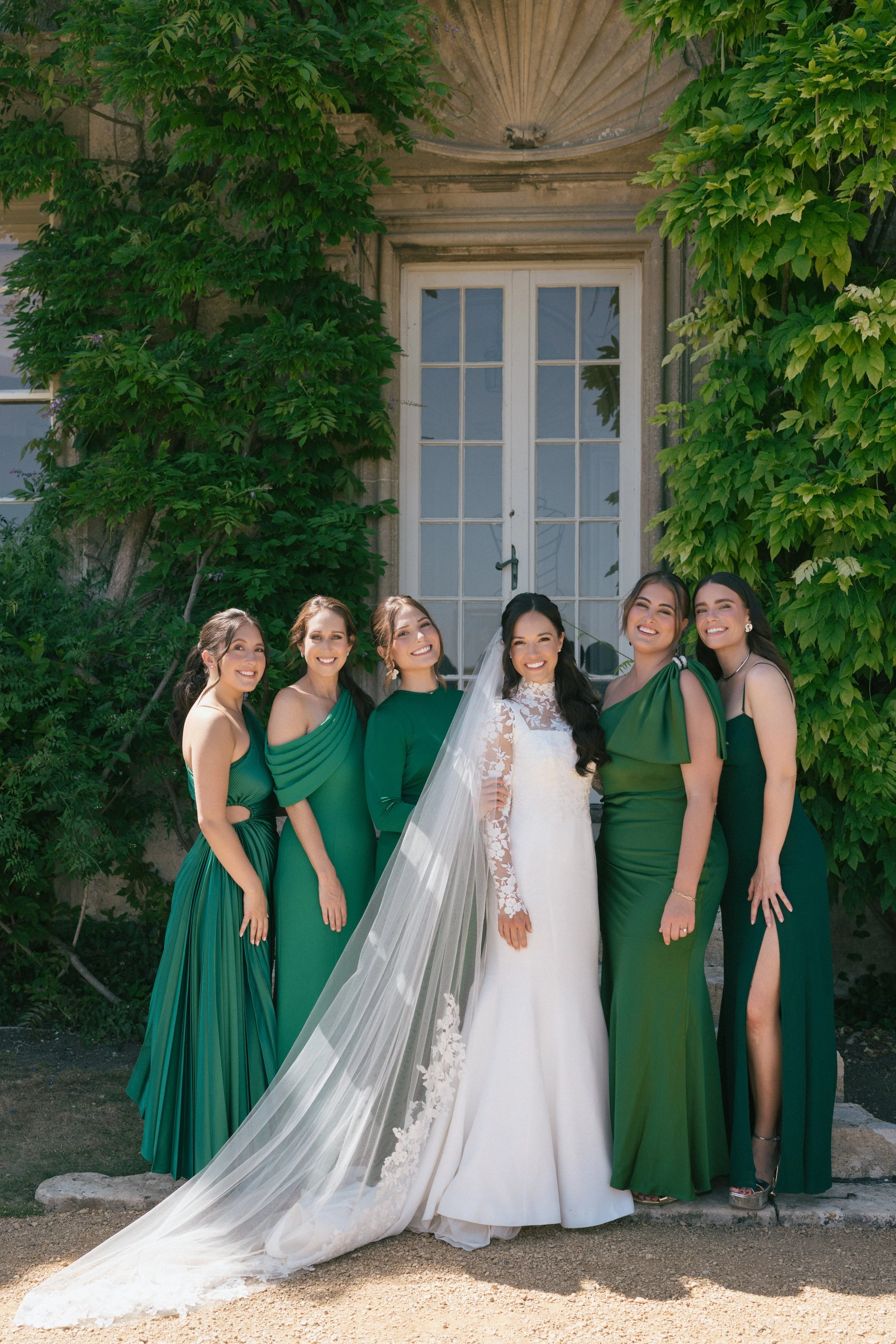 bridal-party-colours-green-bridesmaid-dresses.jpg